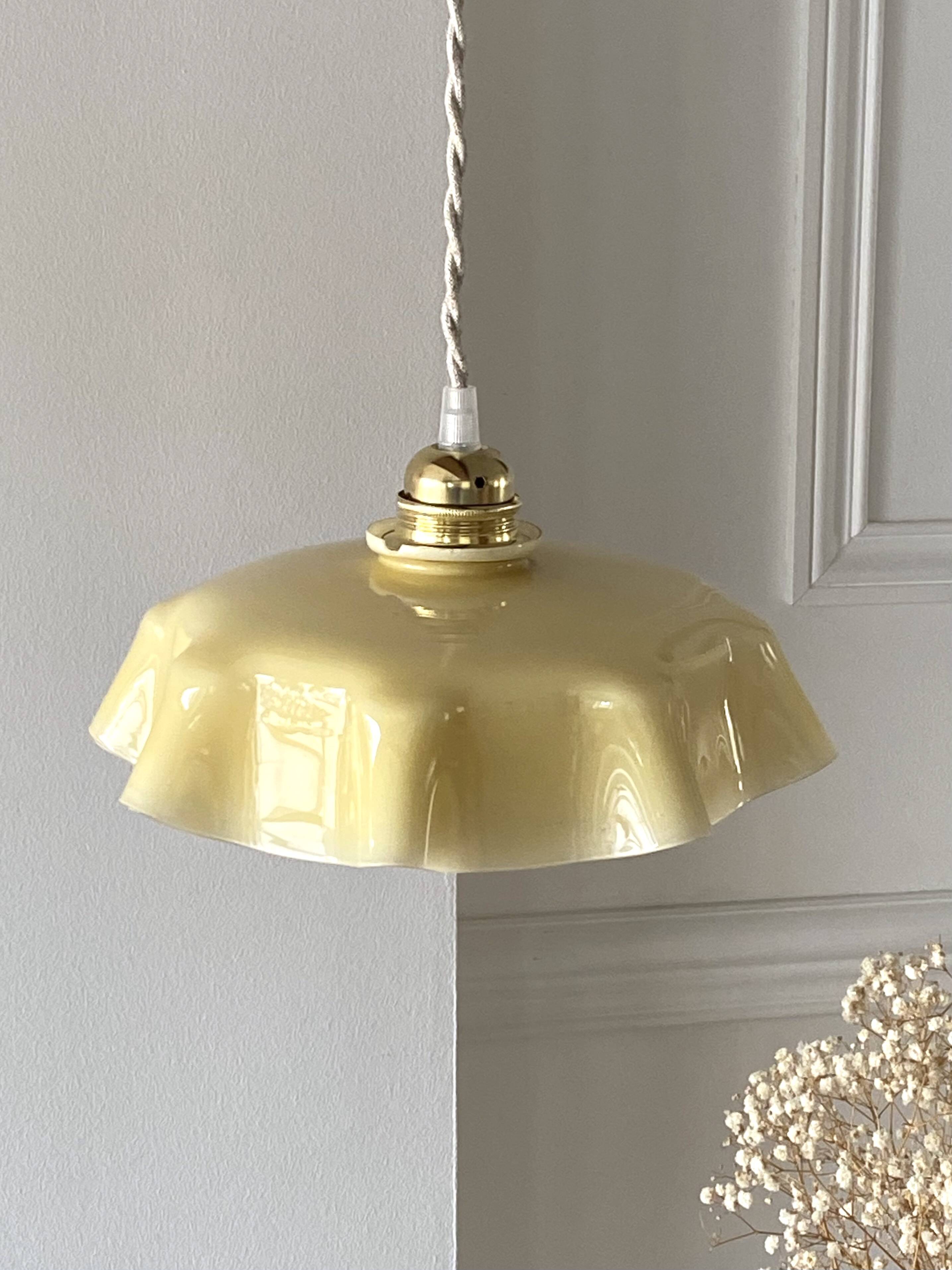 Vanilla opaline pendant light