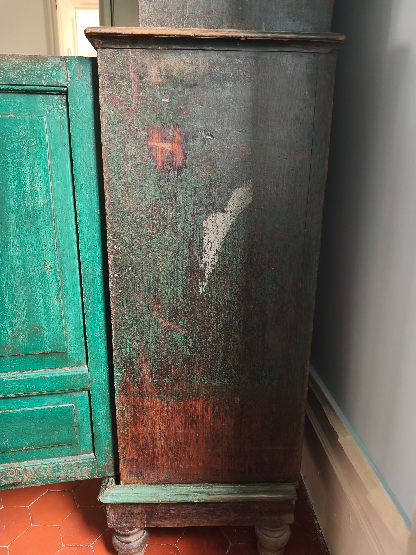 Vaisselier, buffet vintage vert