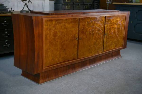 Buffet Art Déco en palissandre et porte dorée à la feuille attribué à Maison Dominique 1940’s