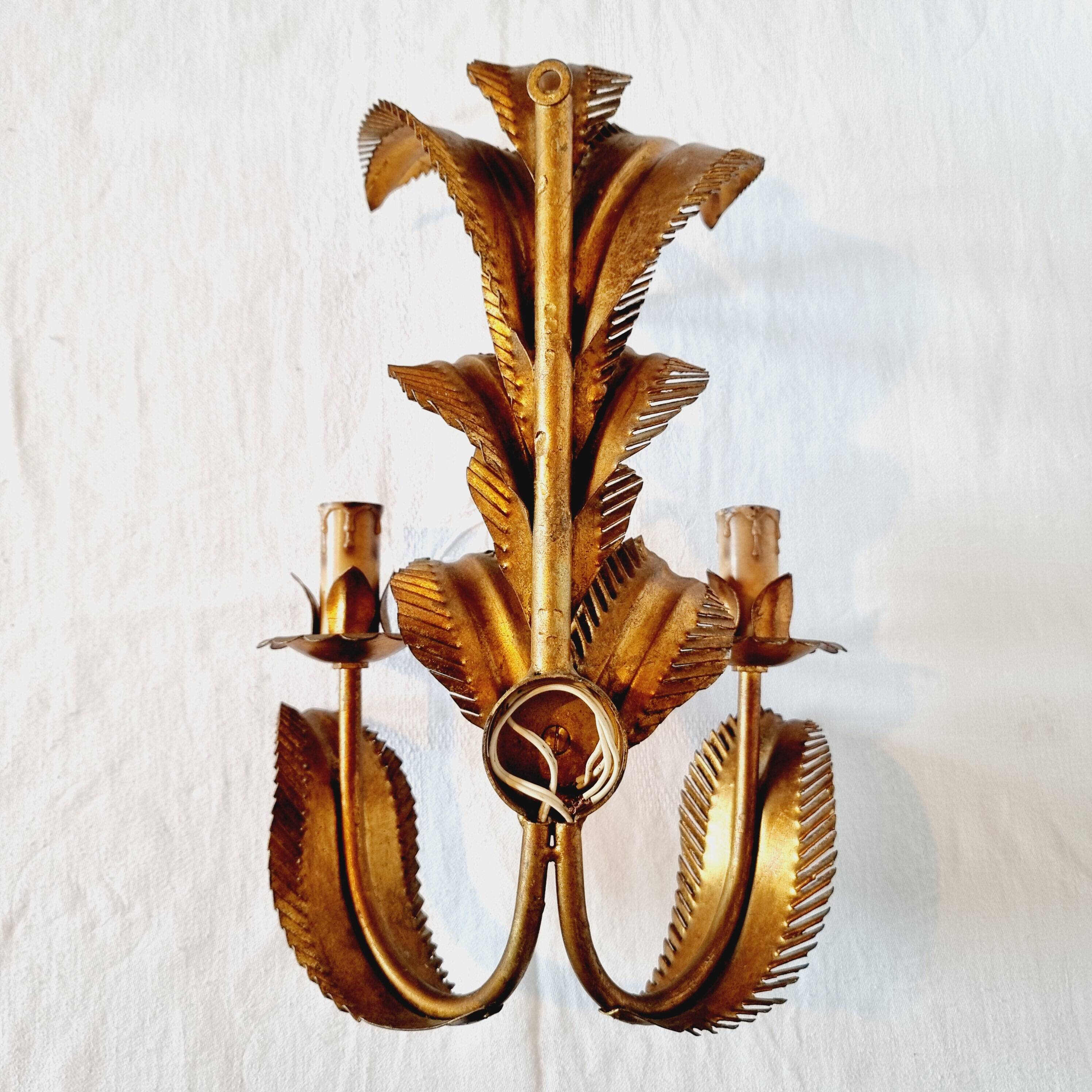 Magnificent Italian Wall Lamp 2 Lights Year 1960 Hoas de Palma Gilt Bronze