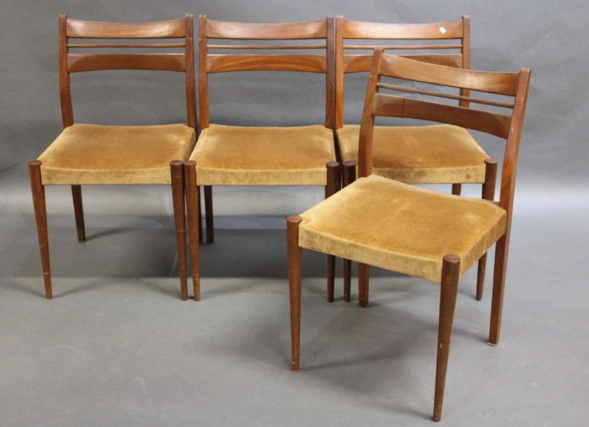 4 Scandivanian chairs