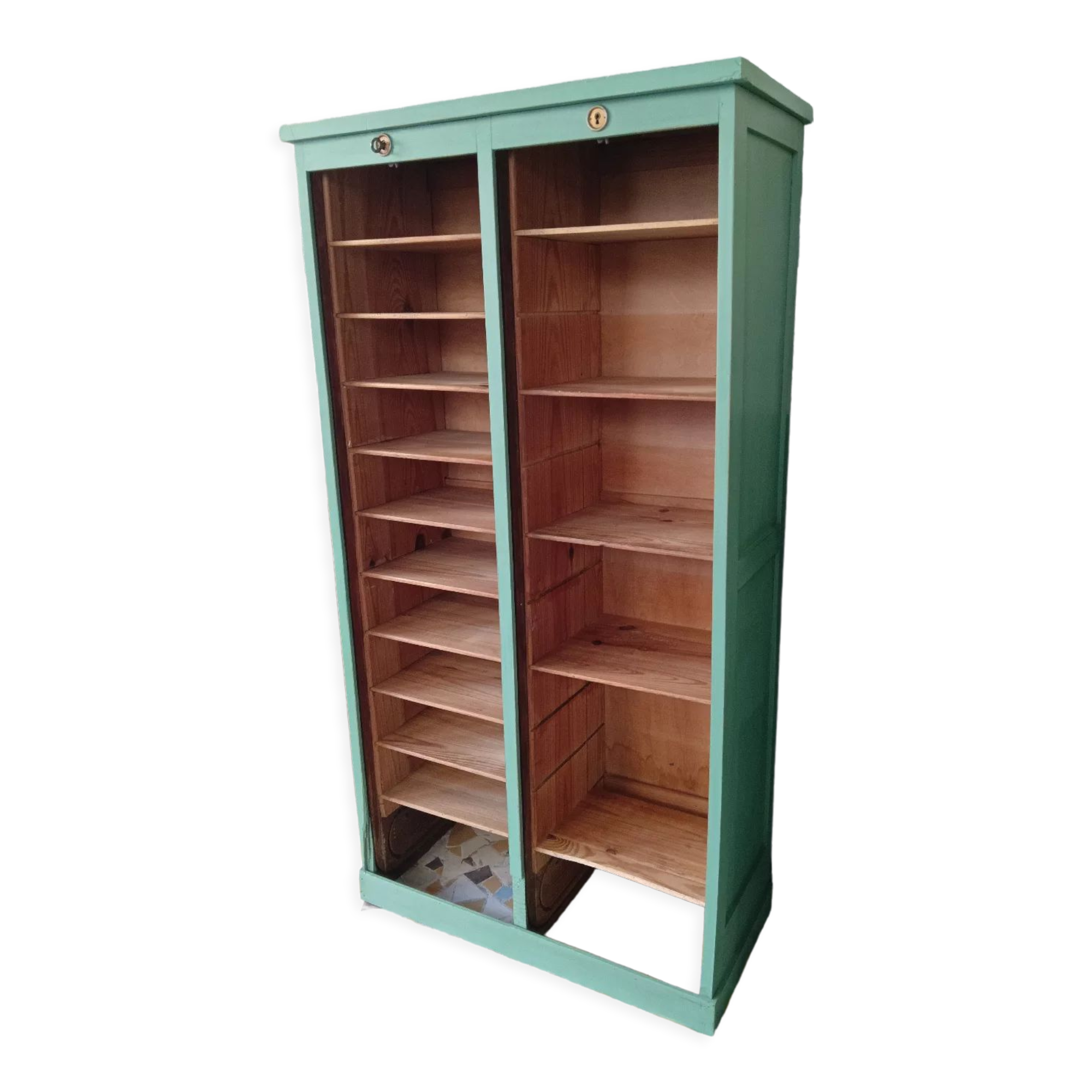 Locker cabinet