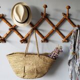 Extendable wooden coat holder