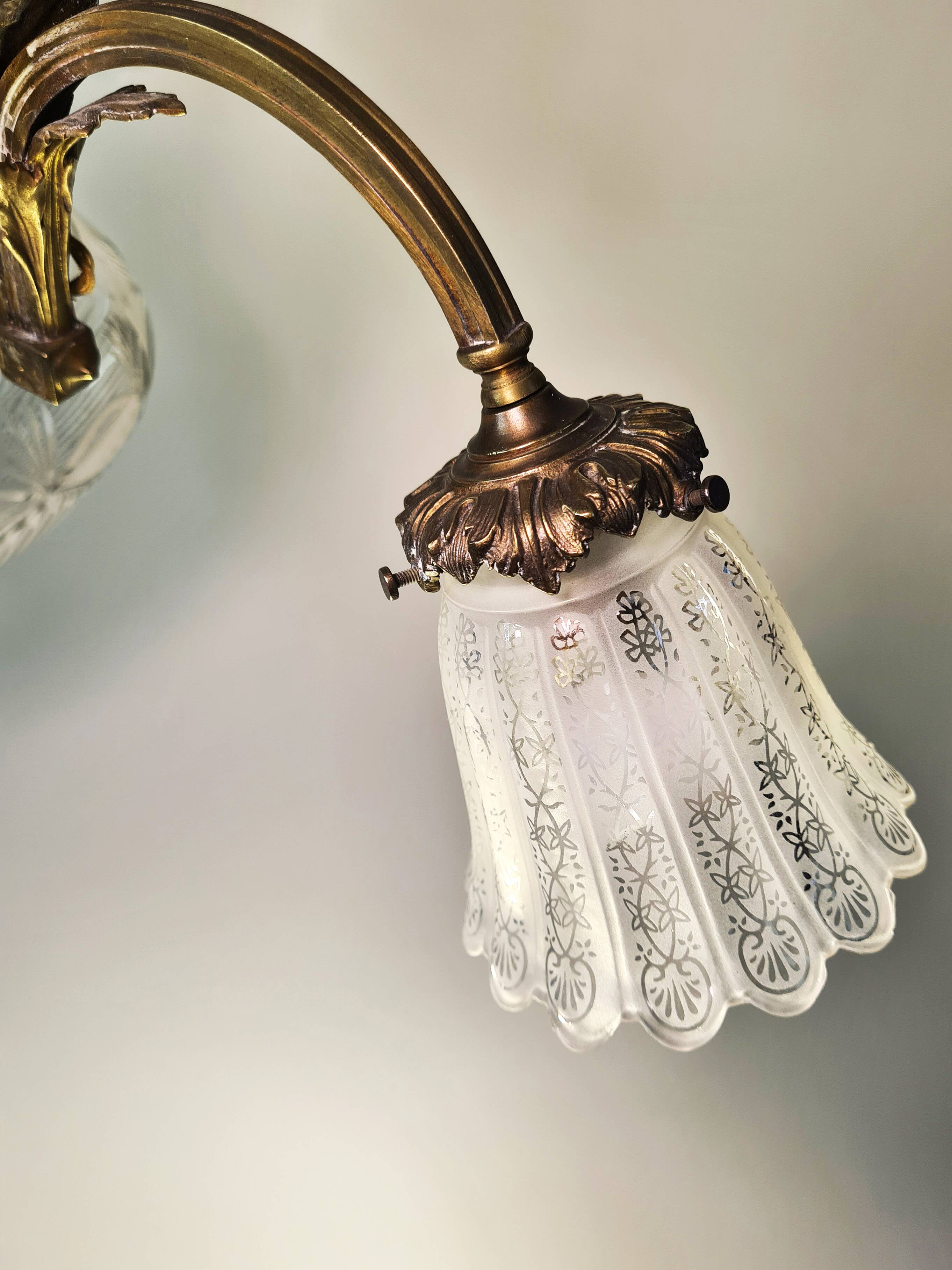 Lustre majestueux en laiton & cristal taillé – Fin XIXe