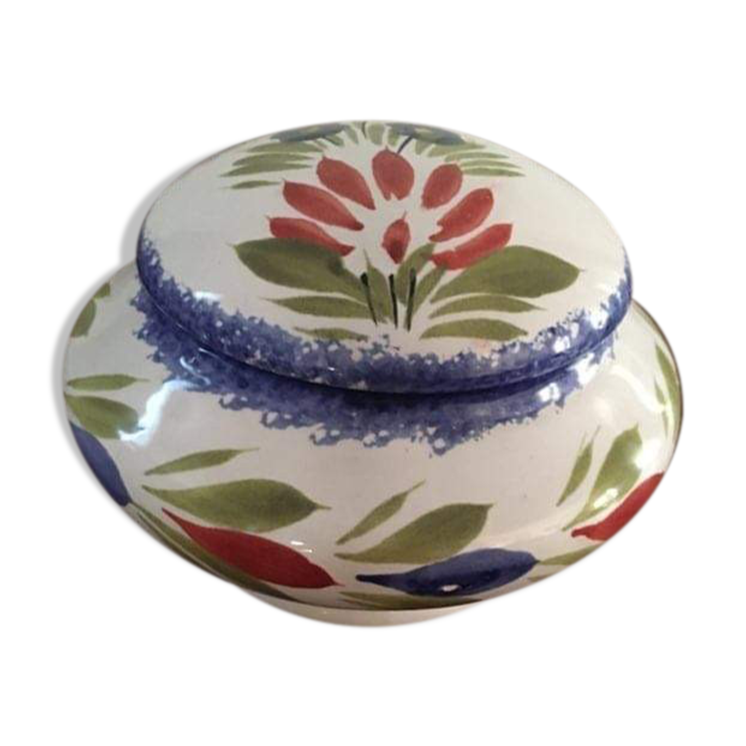 Round hand-painted faience candy