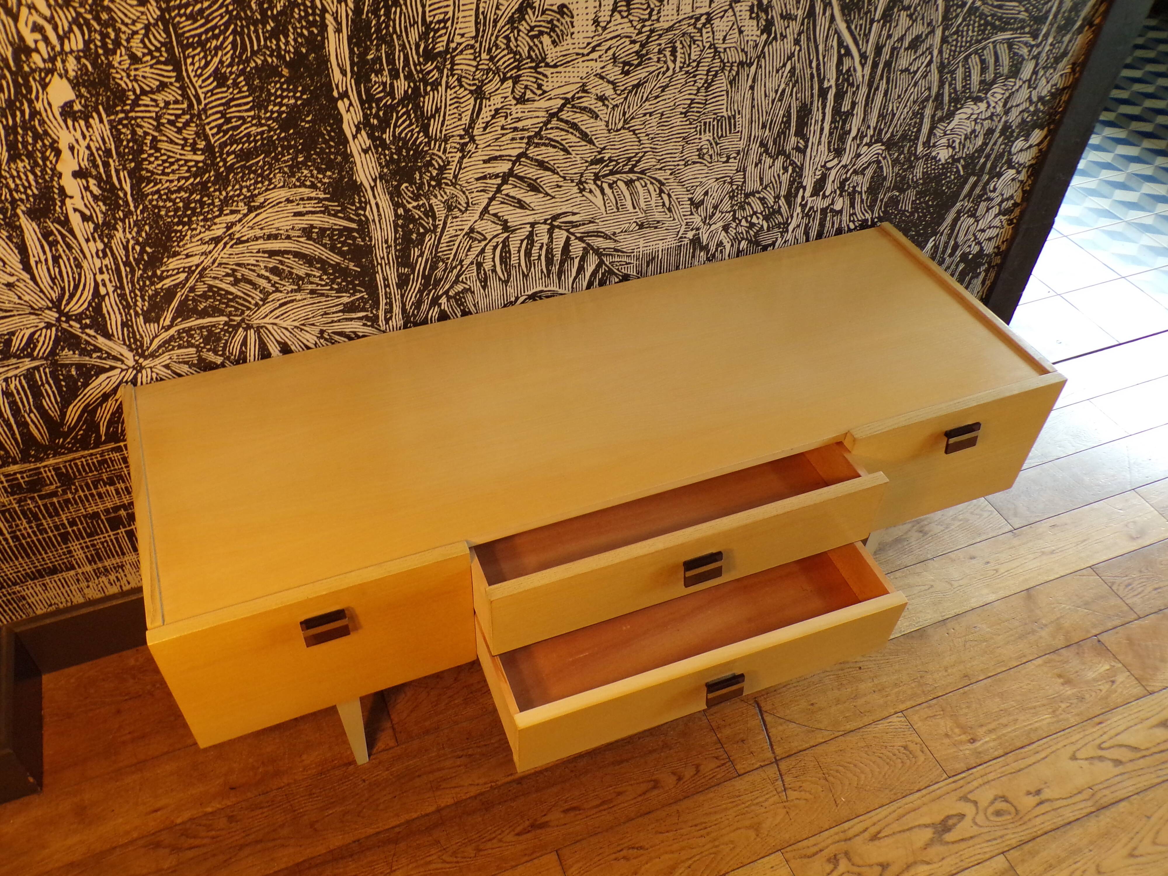 Enfilade vintage en bois blanchi