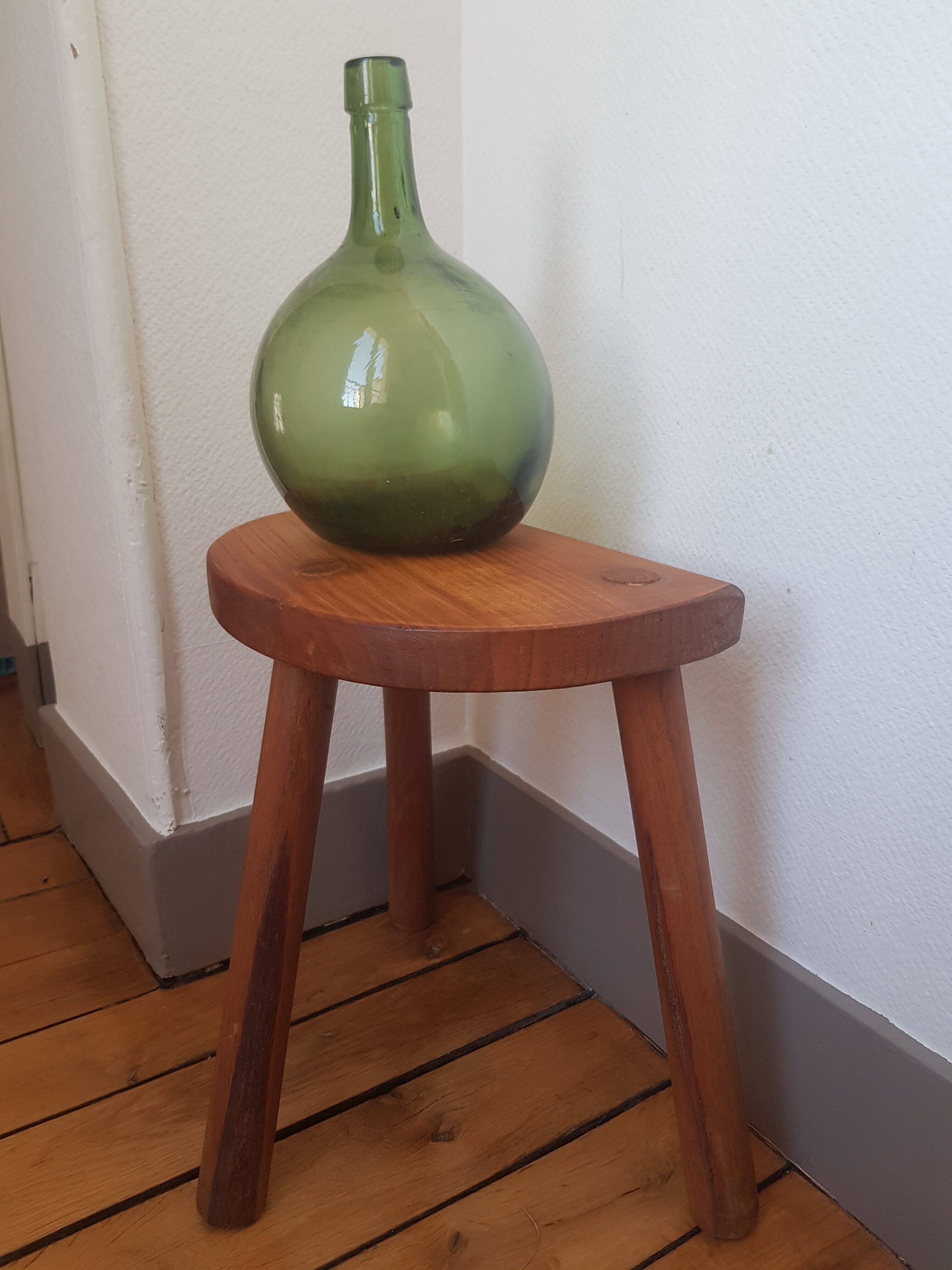 Tripod tabouret