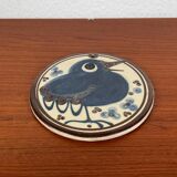 Mid-century Danish studio wall plate in pottery with bird design by Erling & Karin Heerwagen, 1976.