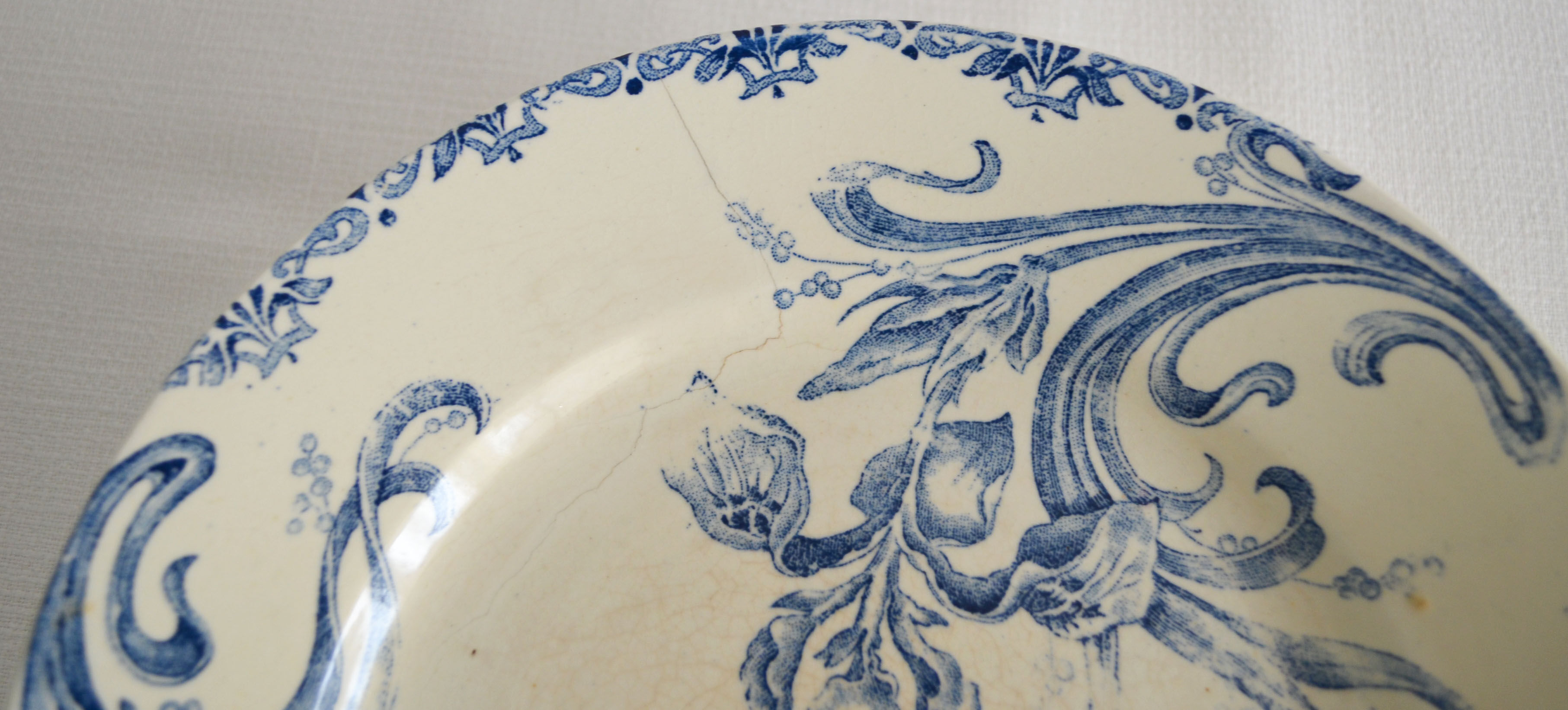 Compotier earth of iron model iris