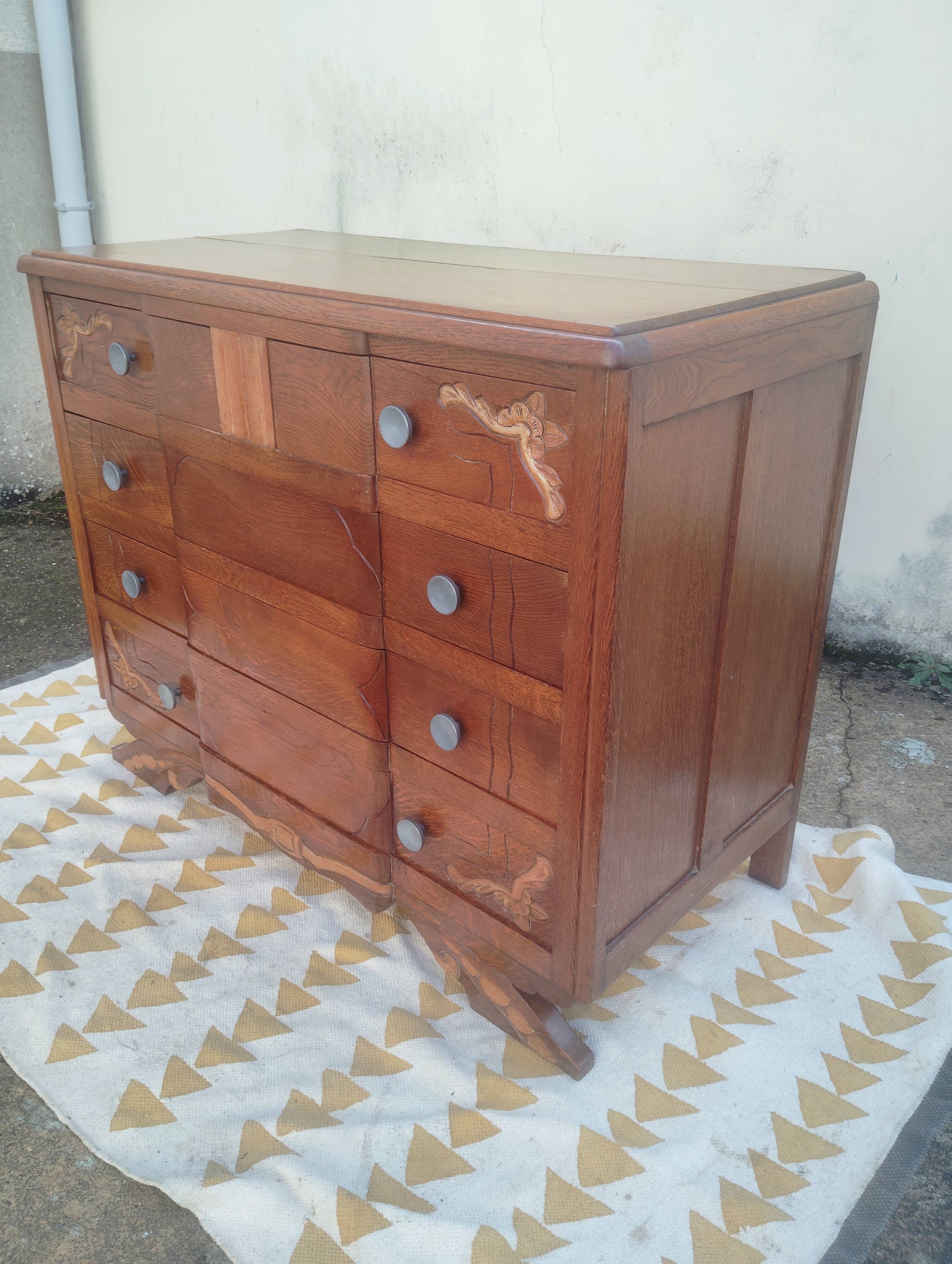 Art Deco chest of drawers