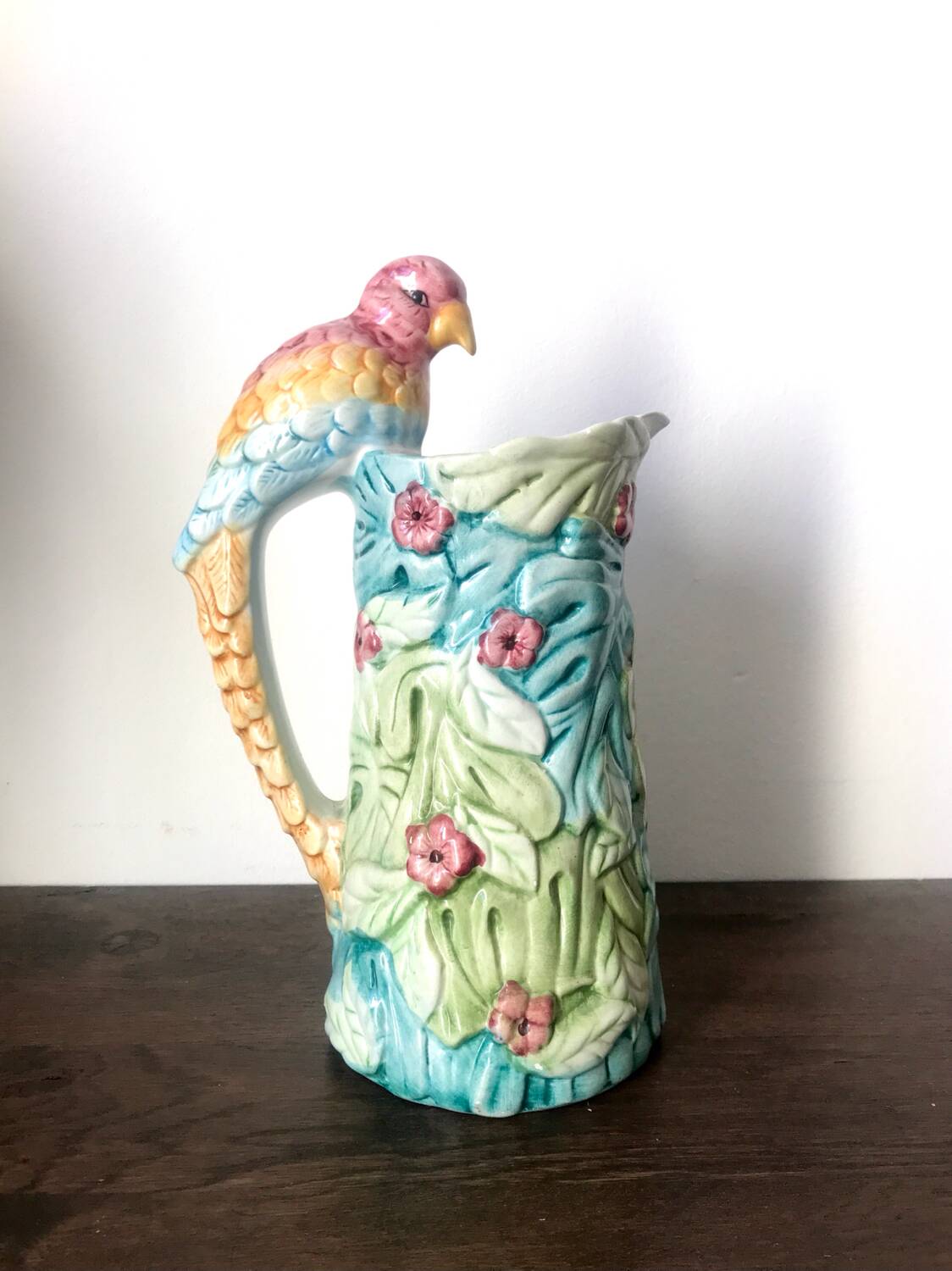 Parakeet pitcher in slip