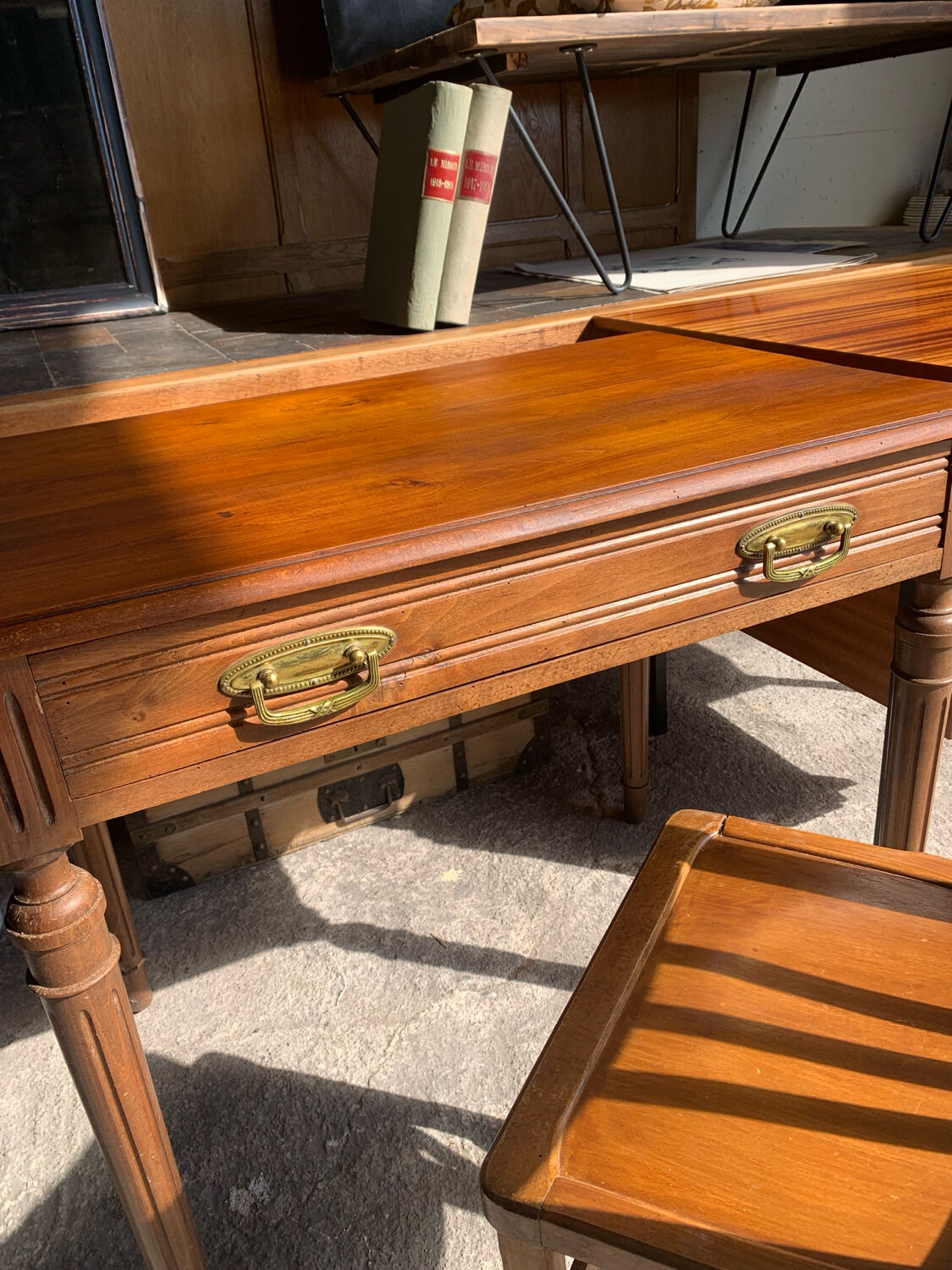 Bureau parisien de style Louis XVI