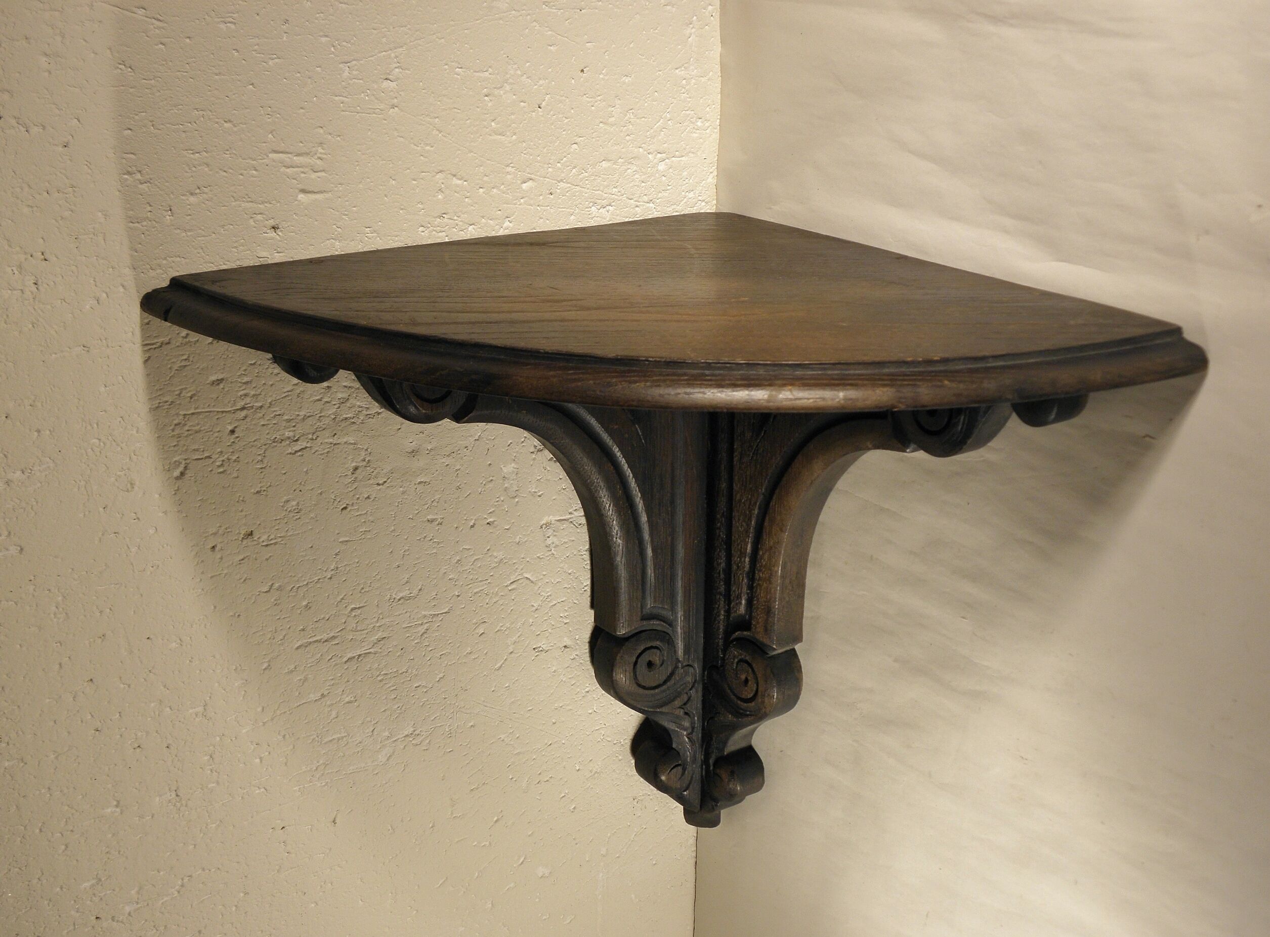 Corner wall console 52 x 36 cm