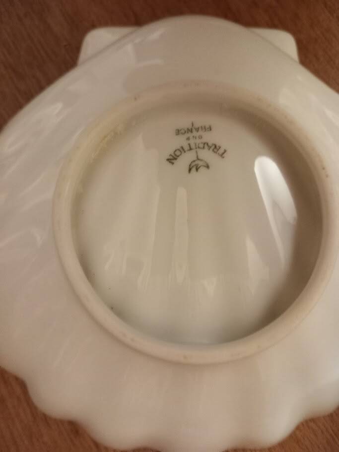 4 scallop shell plates