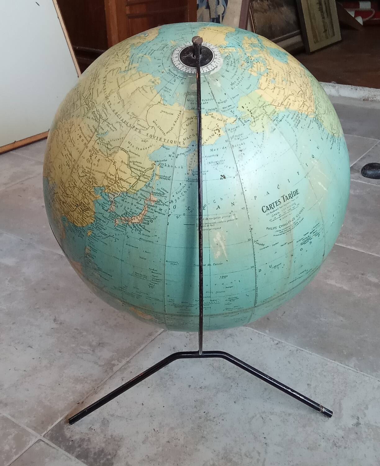 Old terrestrial globe world map Taride metal feet