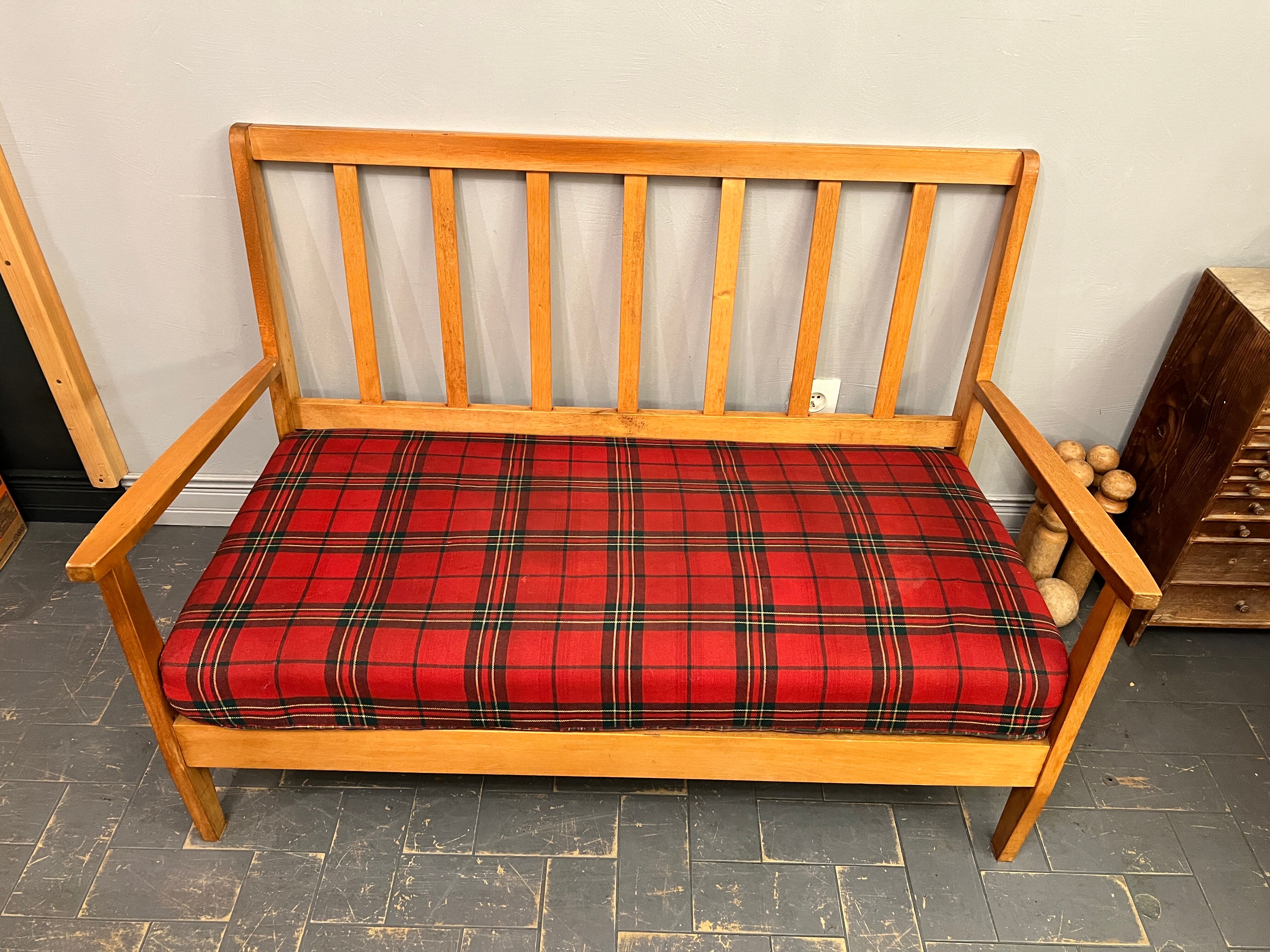 Vintage 2-seater sofa