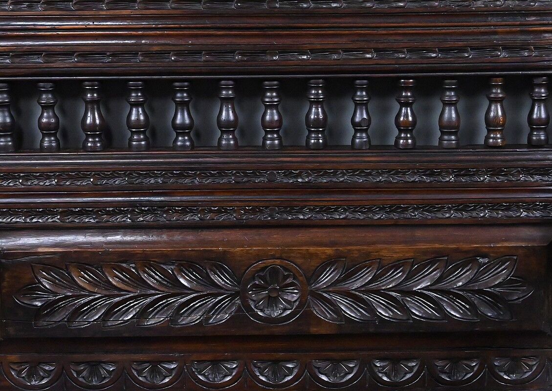 Banc coffre en chêne, style néo-gothique – début XXe