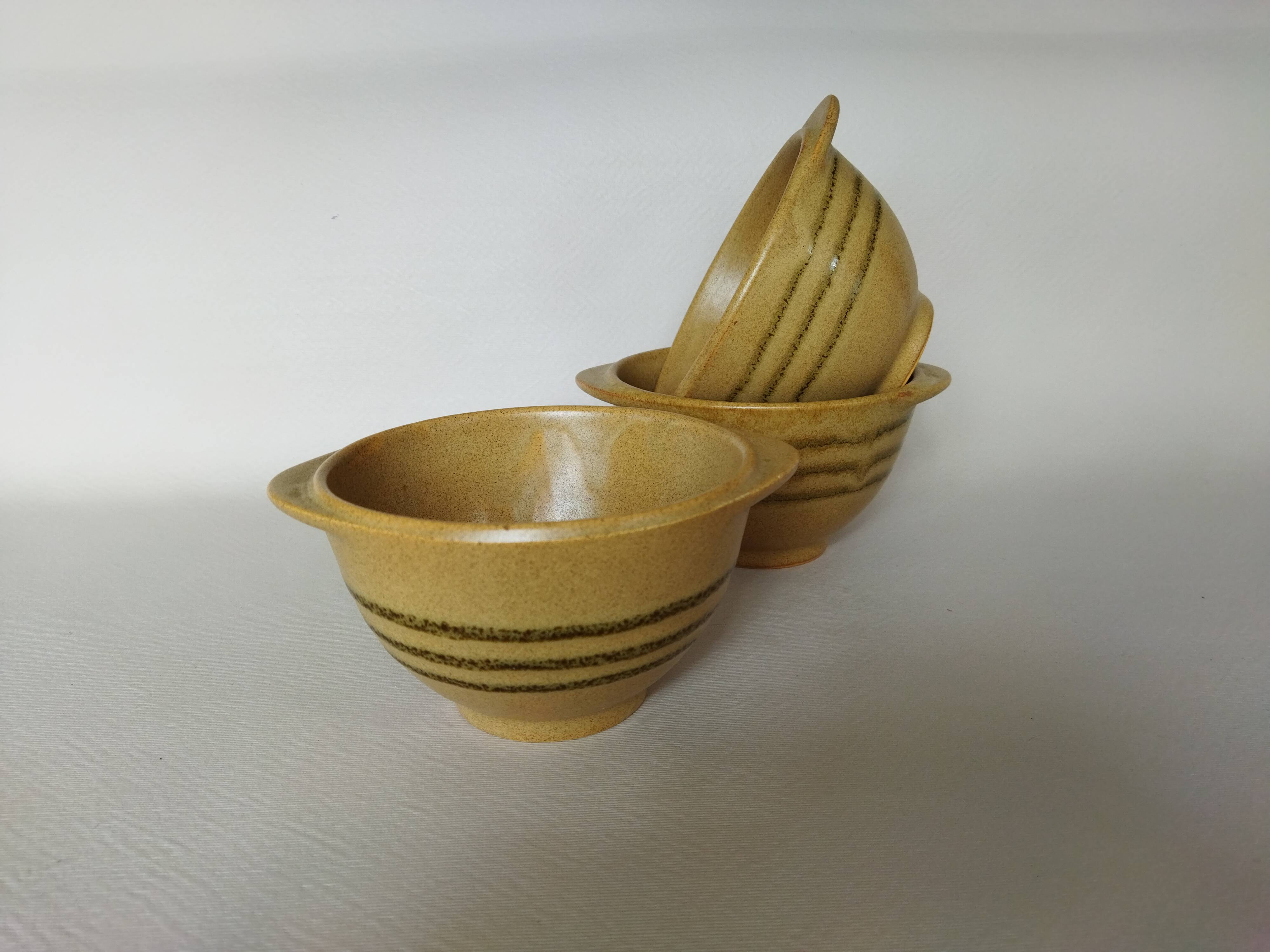 3 ear bowls in Sarreguemines sandstone