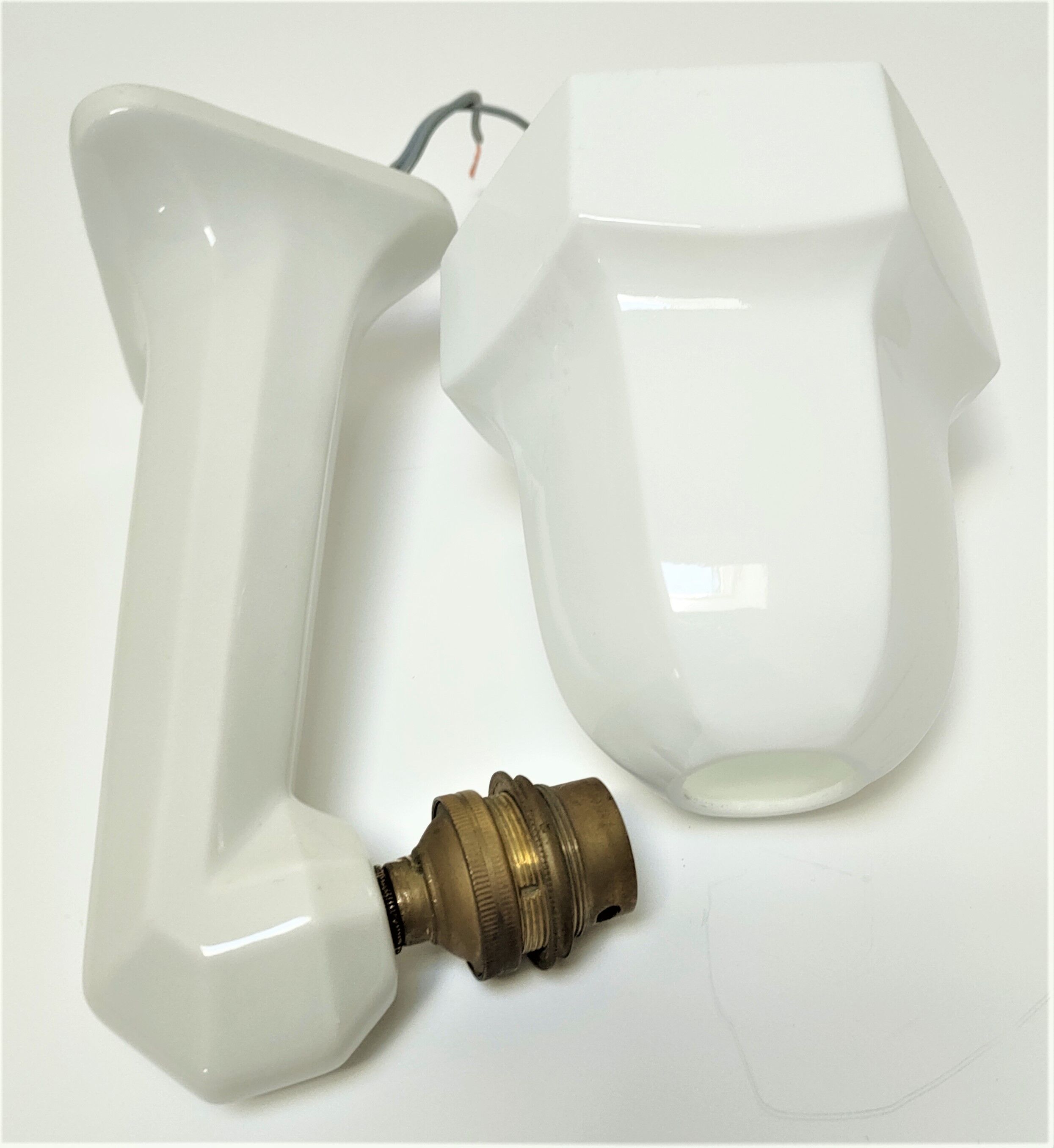 Wall lamp Art Deco opaline porcelain years 20-30