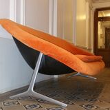 Couch Egg sculptural fibreglass of Walter S. Chenery for Lurashell