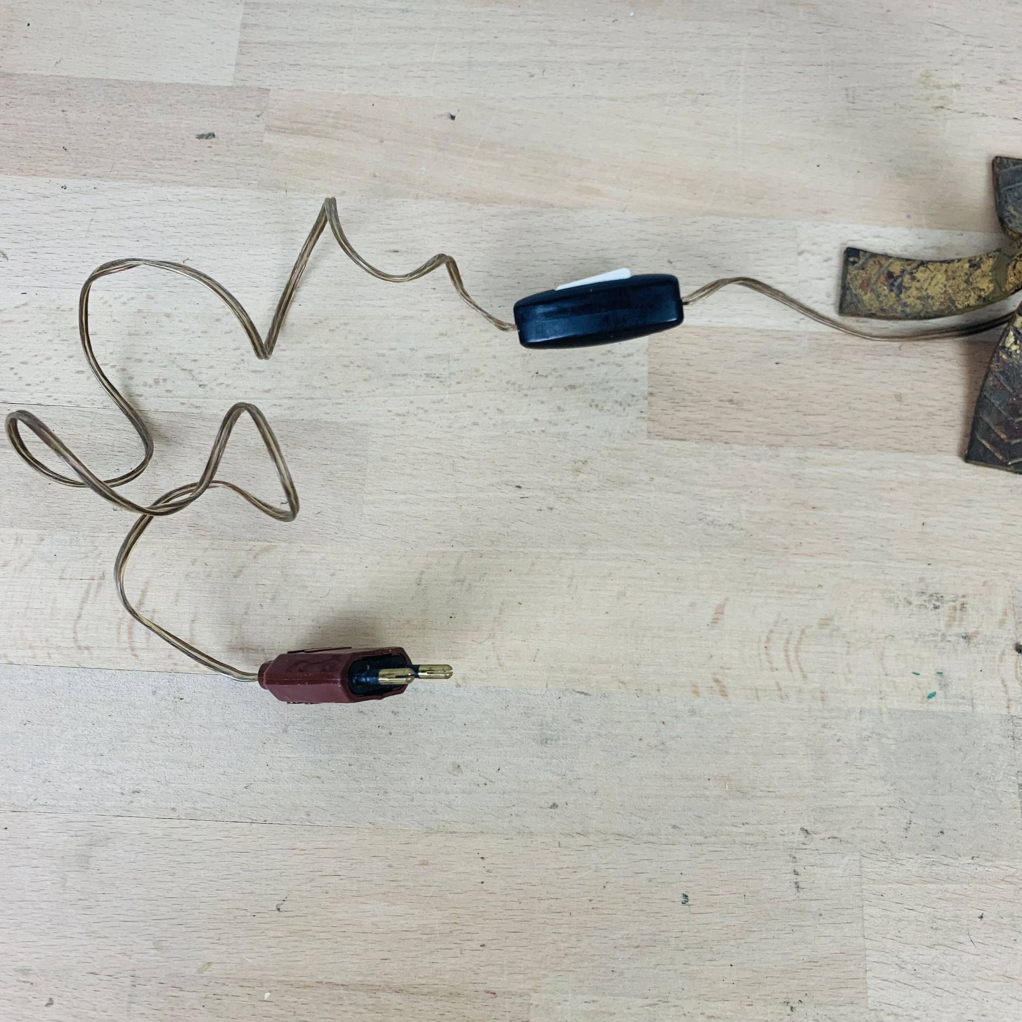 Lampe fer forgé doré travail espagnol
