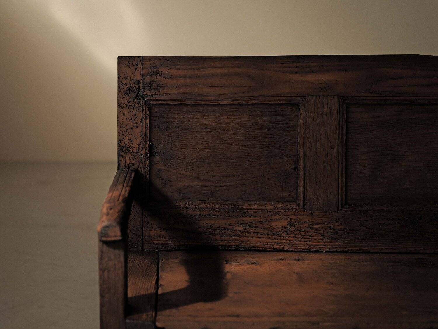 Farm chest bank in solid wood, Auvergne, 19th century