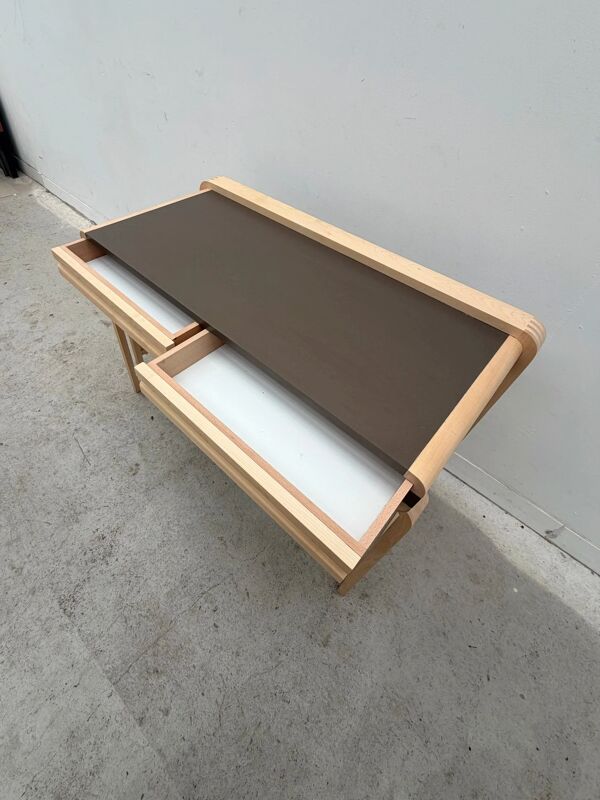 Bureau en bois massif et formica