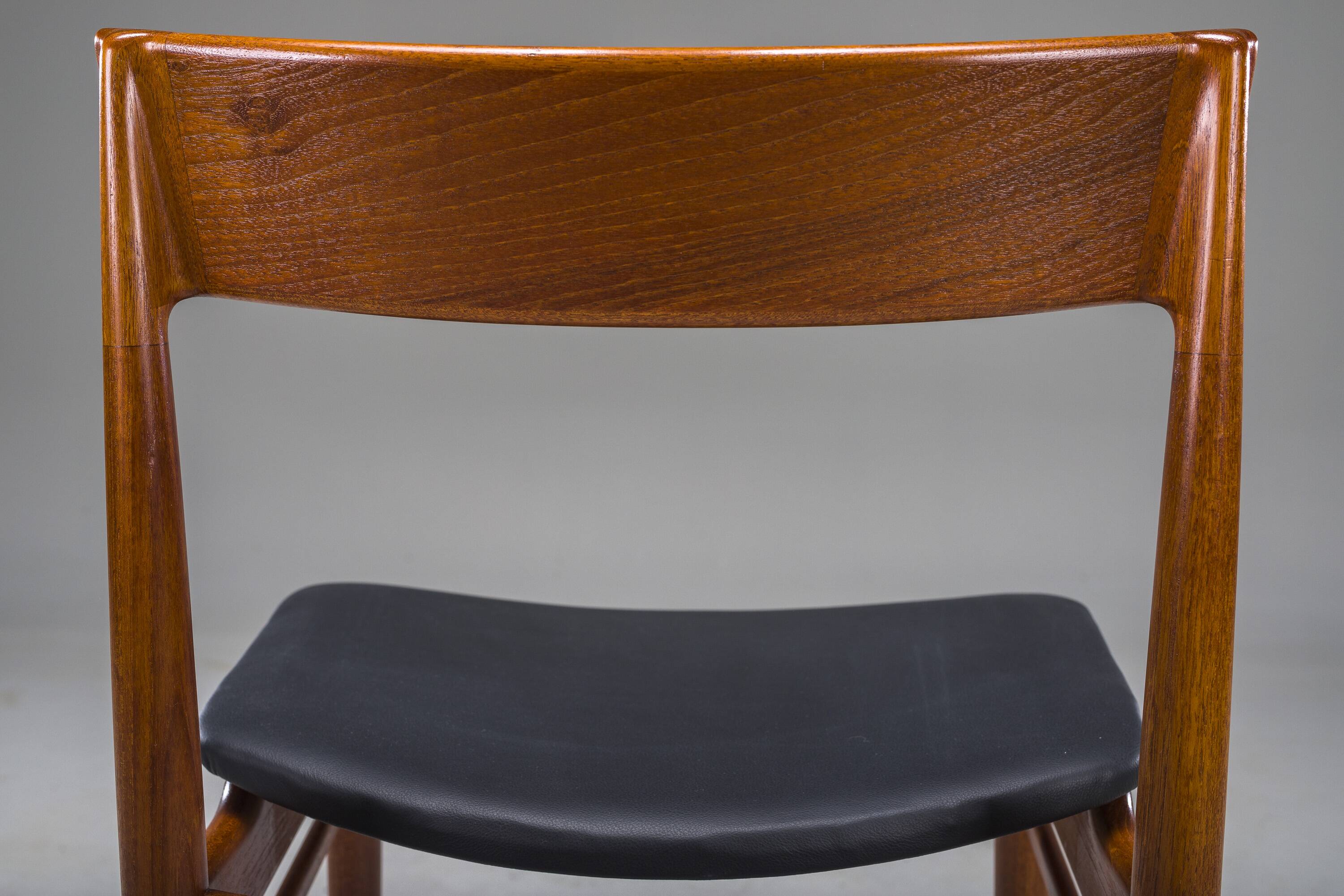 Model 39 Teak Dining Chair by Henry Rosengren Hansen for Brande Møbelindust