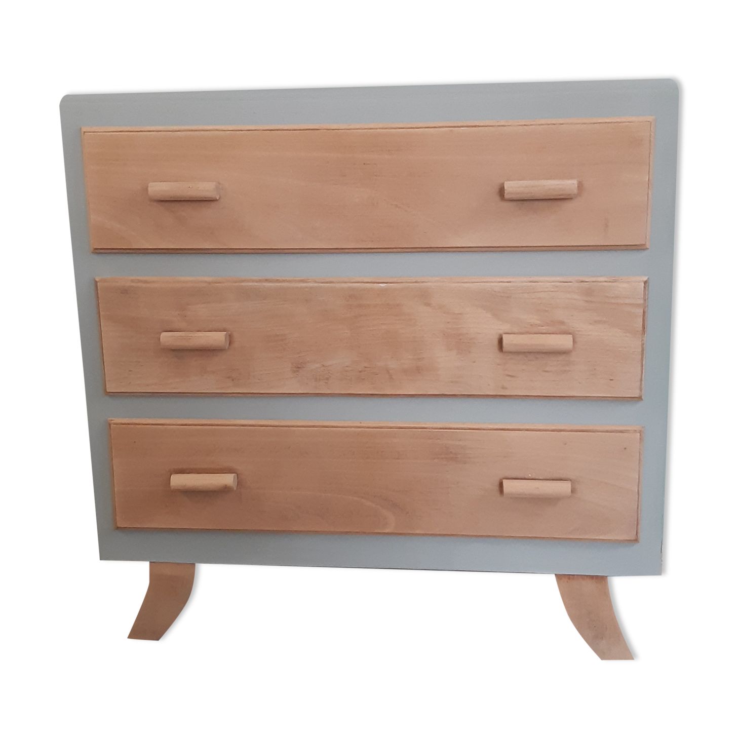 Vintage dresser revisited in grey and wood