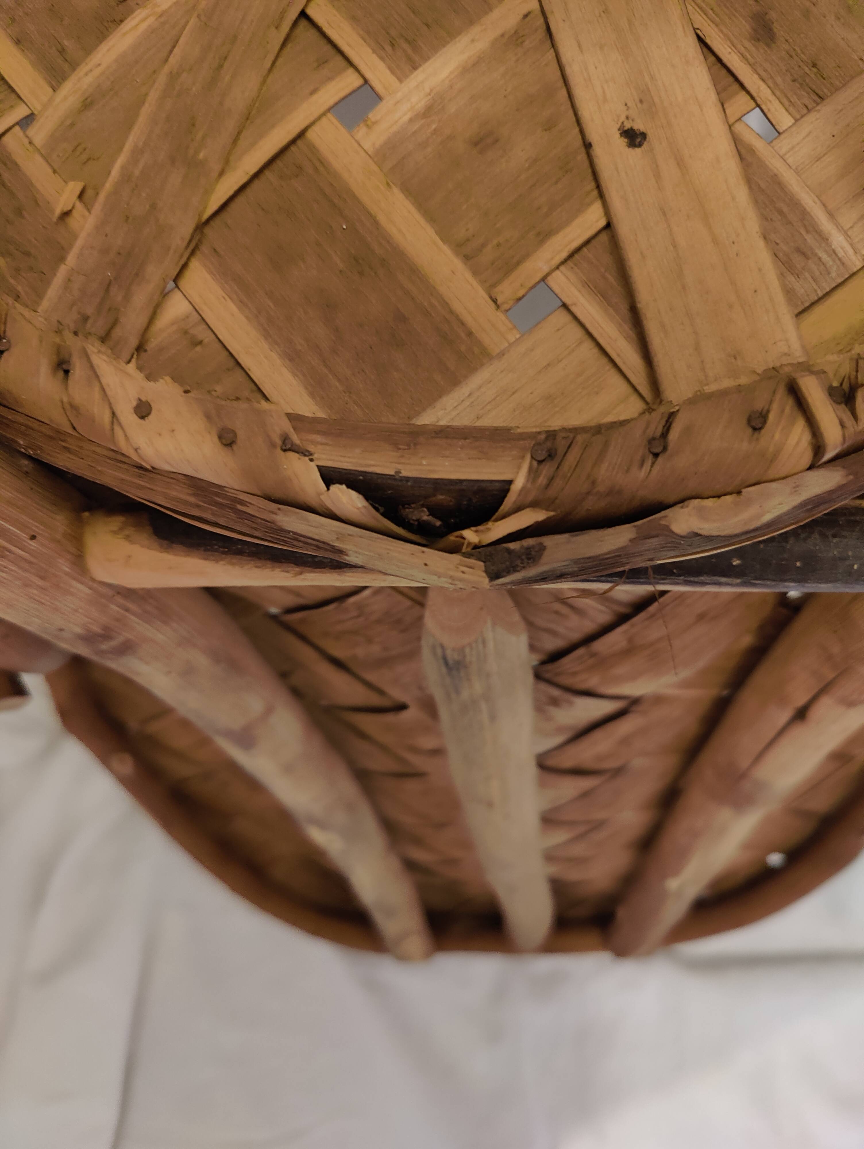 Fauteuil en lames de châtaignier tressées dit Le Corbusier