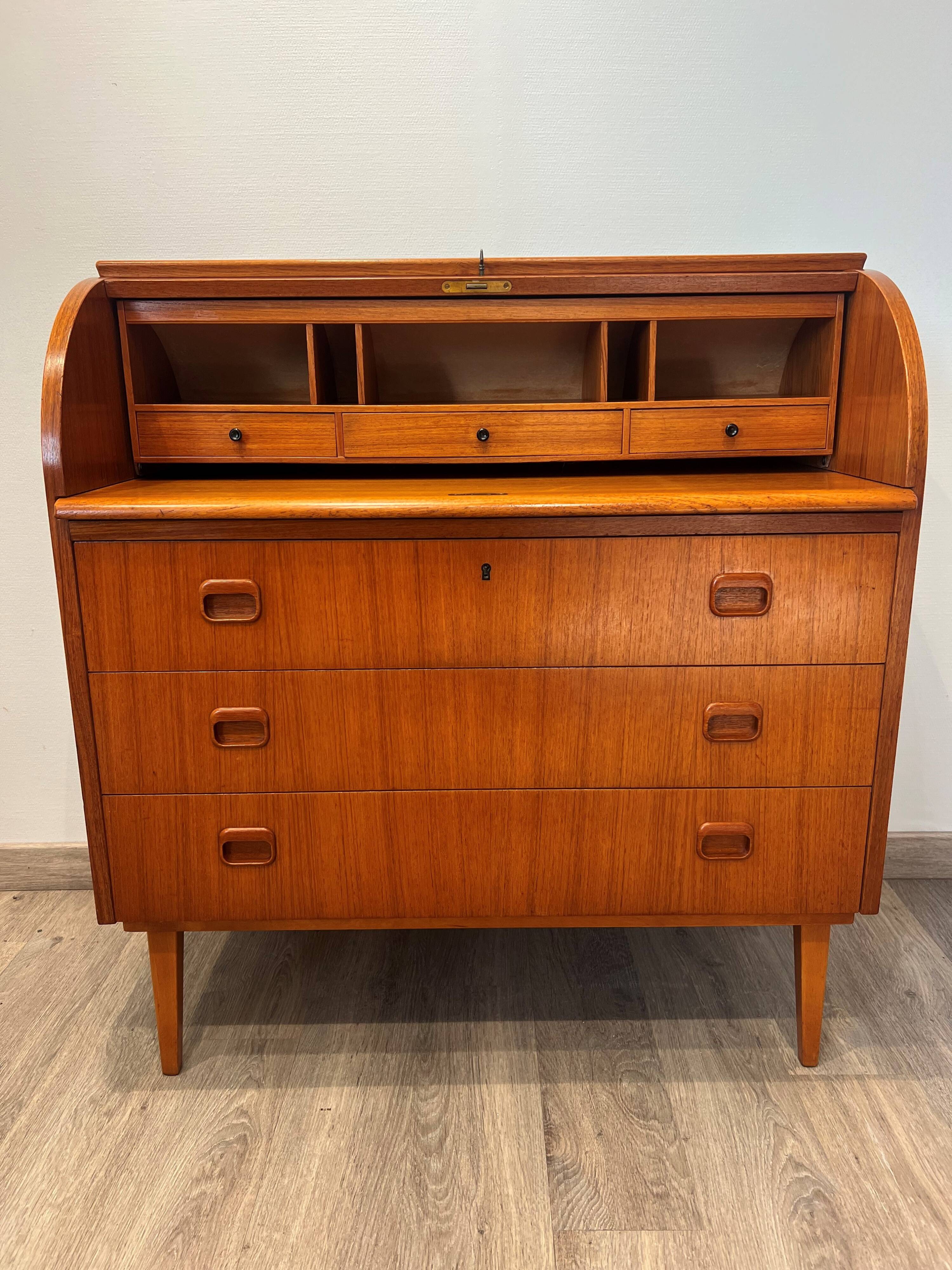 Rare Scandinavian curved secretary from Sweden.