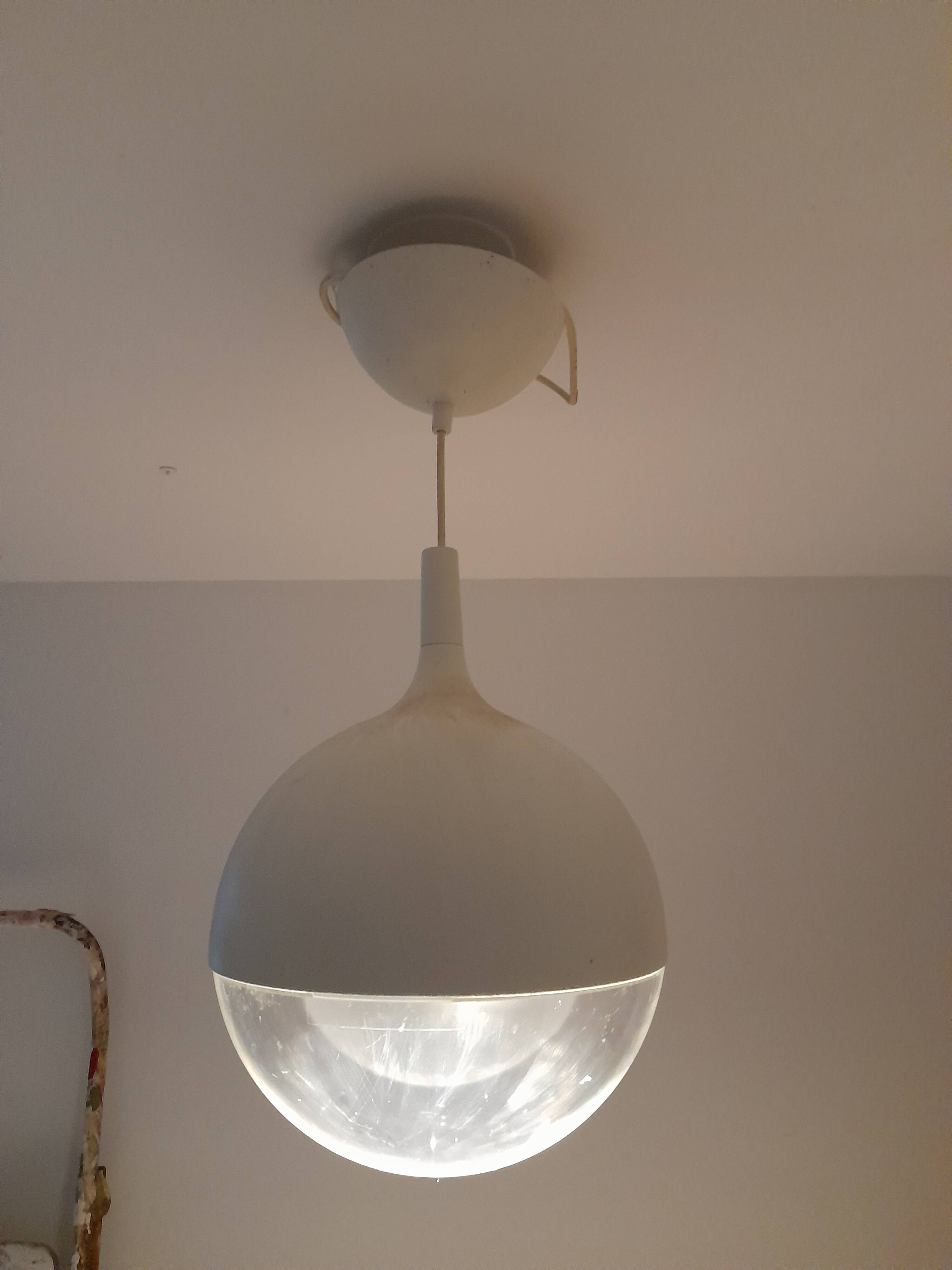 Vaster Ikea chandelier in white plastic