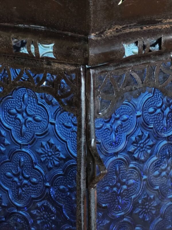 Lampe de table lanterne marocaine bleue hexagonale