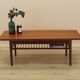 Table basse en teck danois avec étagère, années 1960
