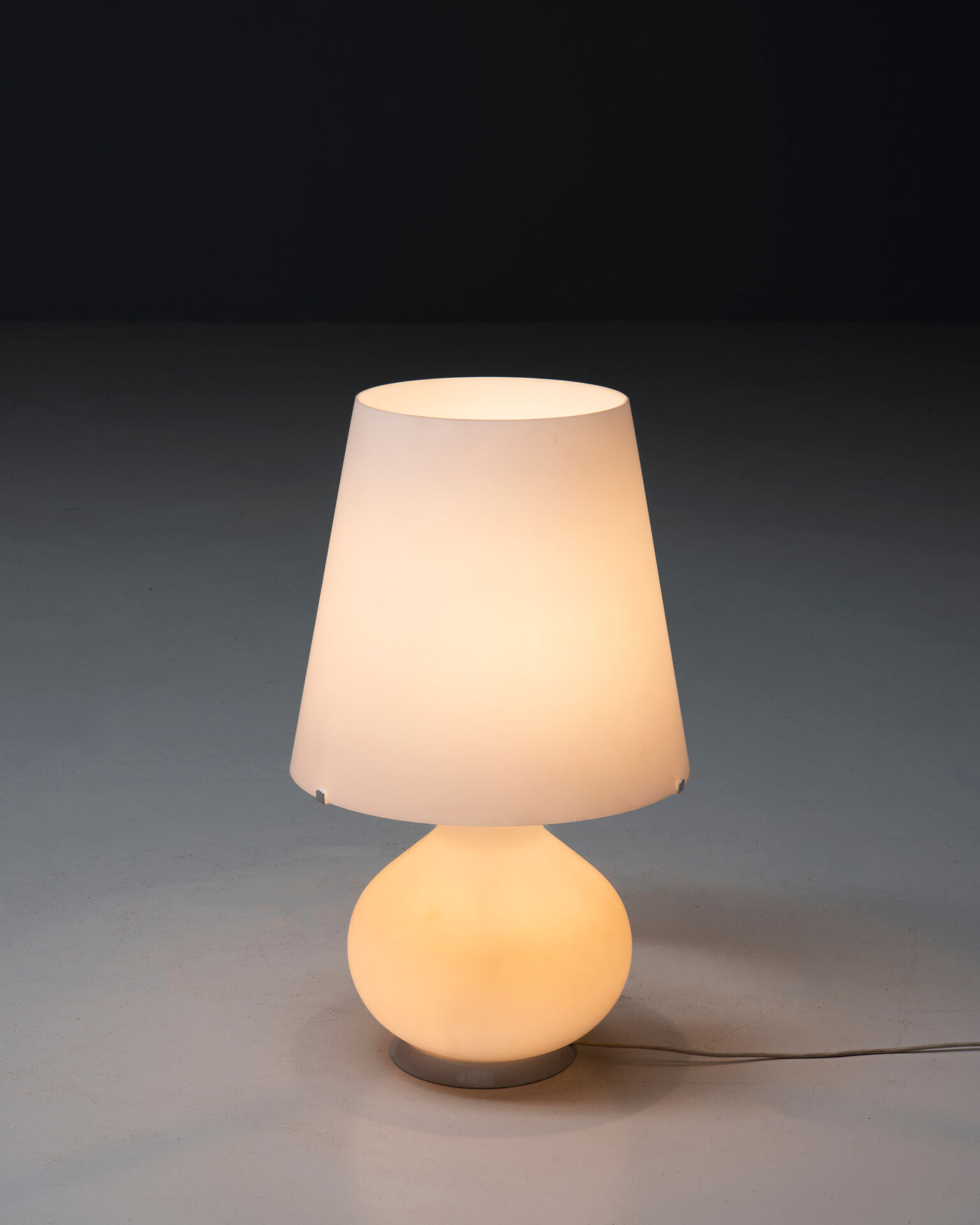 Floor lamp in white opaline glass, 1970's, italy