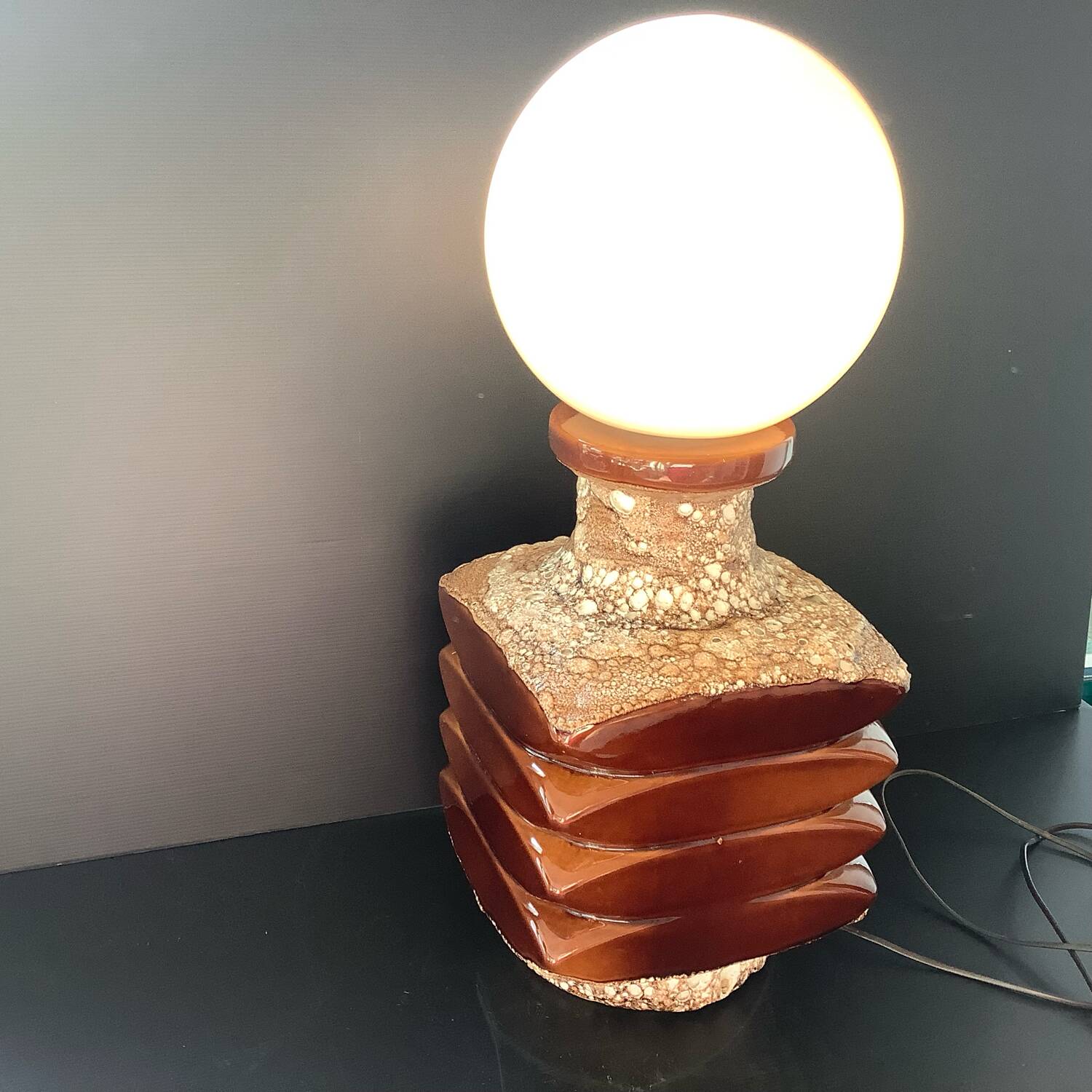 Vintage Faceted Fatlava Cari Zalloni Globe White Glass Lamp 1970 Steuler