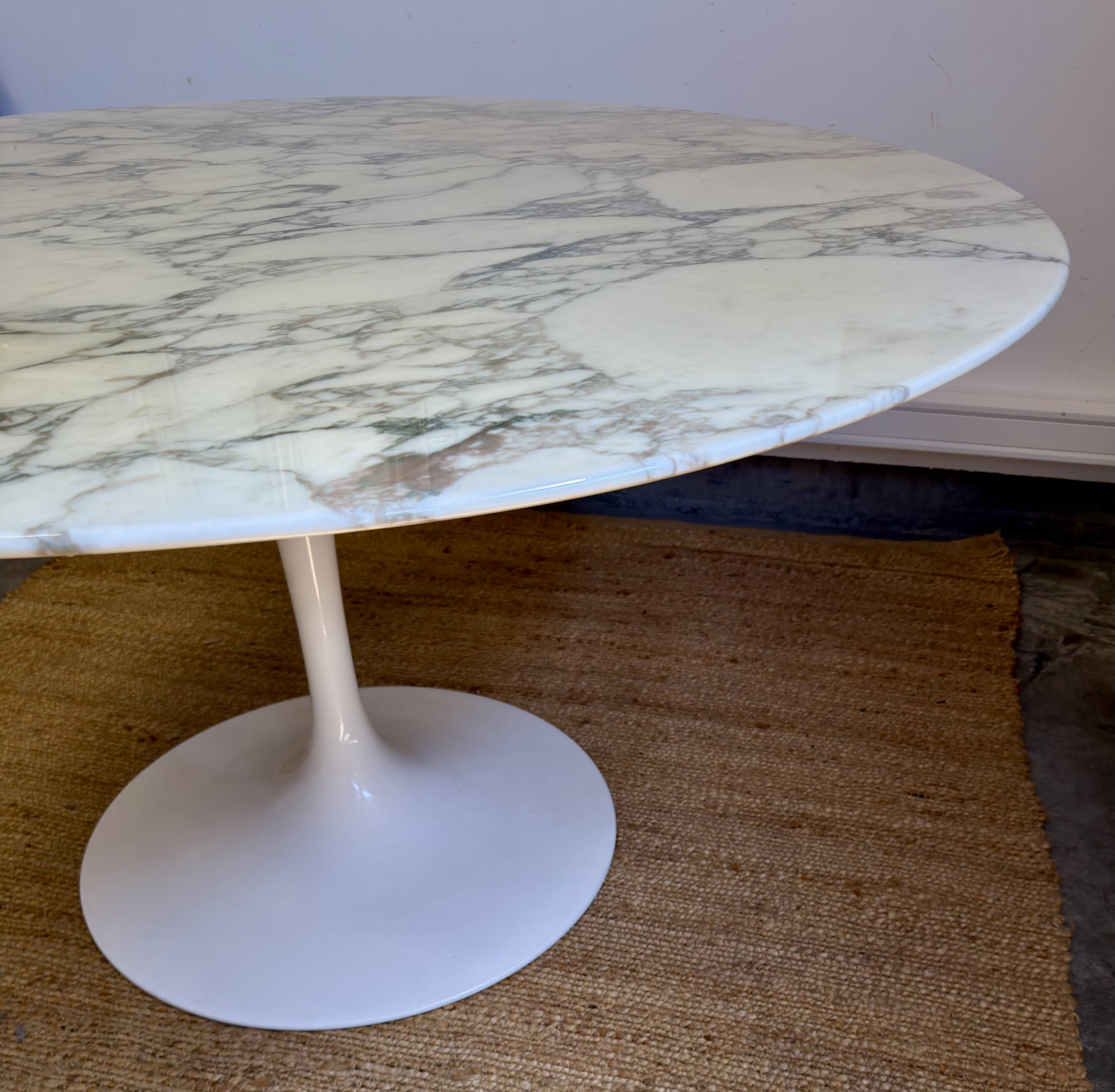 Table Tulip Knoll International par Eero Saarinen – Plateau rond en marbre