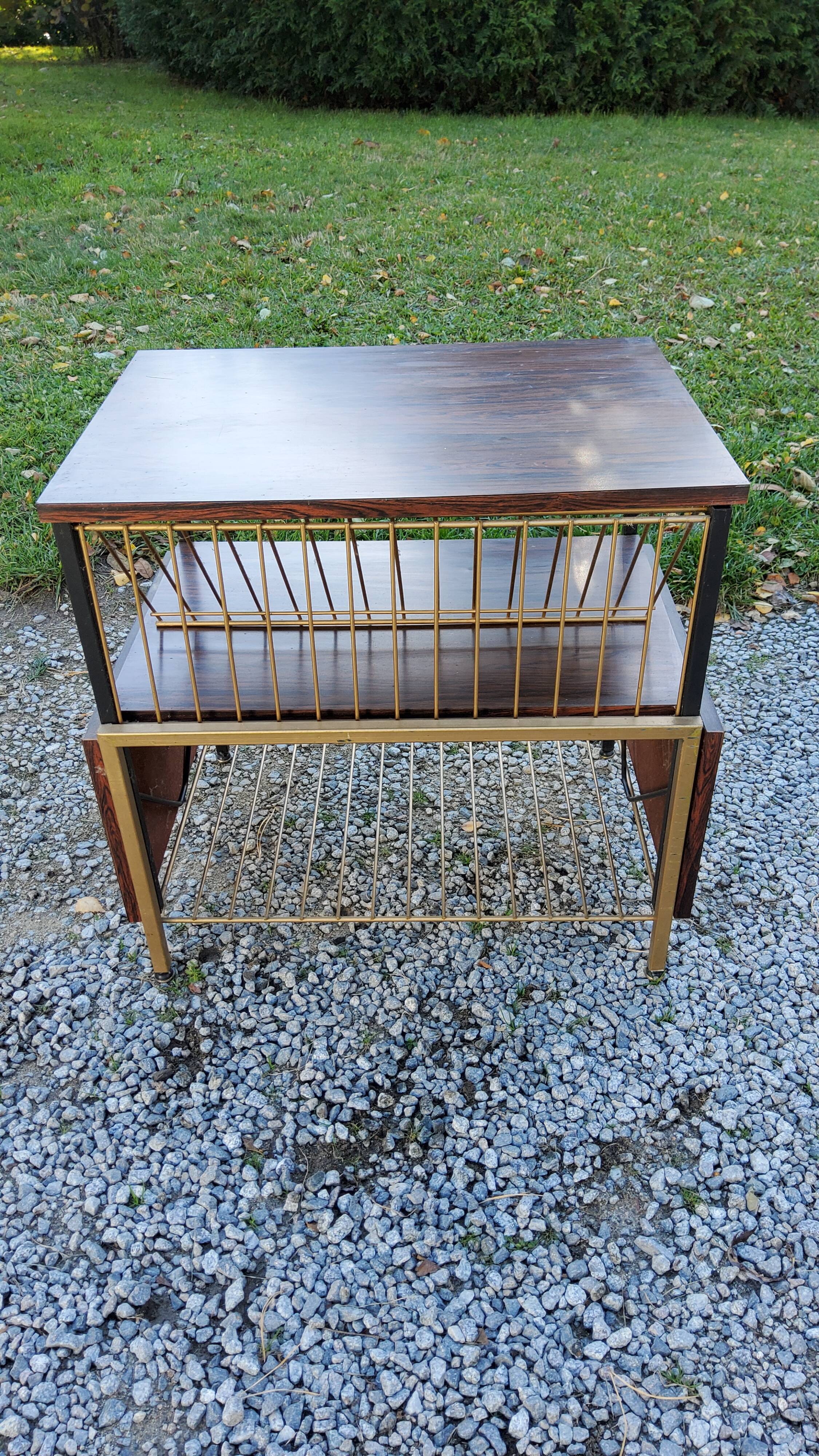 Table basse à abattants des années 60 en métal noir et doré, plateaux en placage palissandre