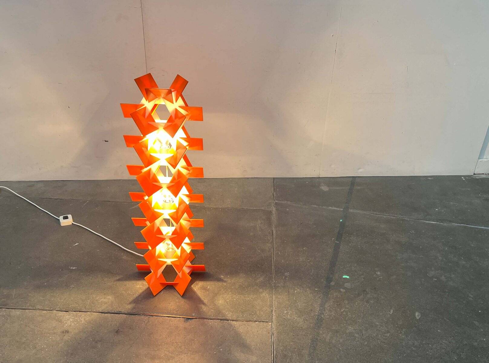 Lampadaire acrylique allemand style espace milieu du siècle, années 1960