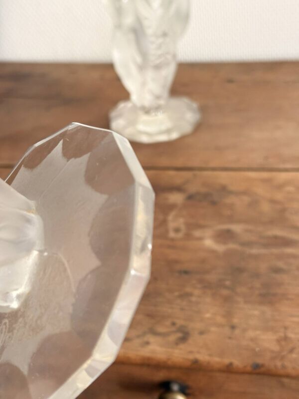 Paire de Vases verre moulé Nymphes Bacchantes Style Lalique Detel Art Deco⁠