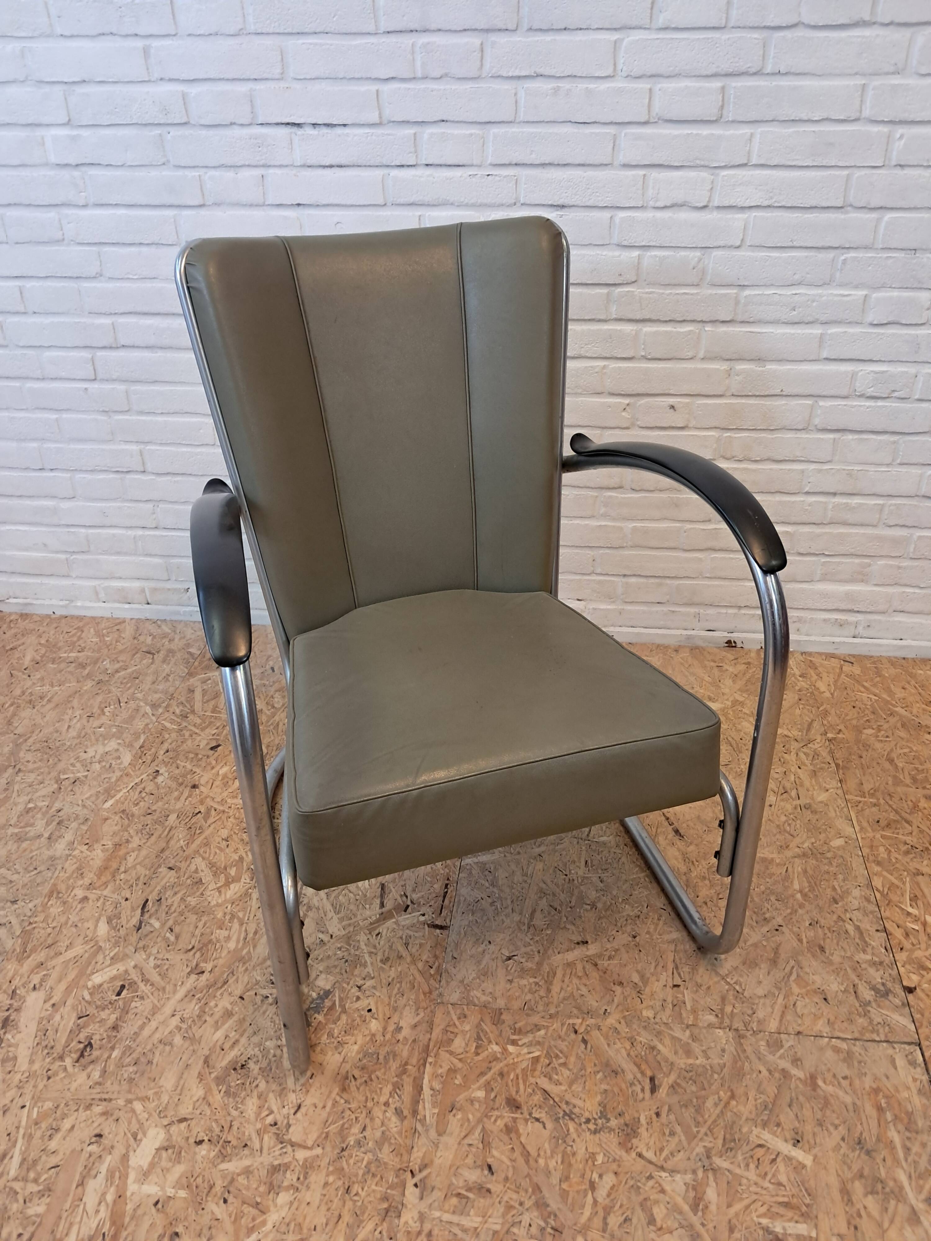 Gispen 412 Modernist Armchair