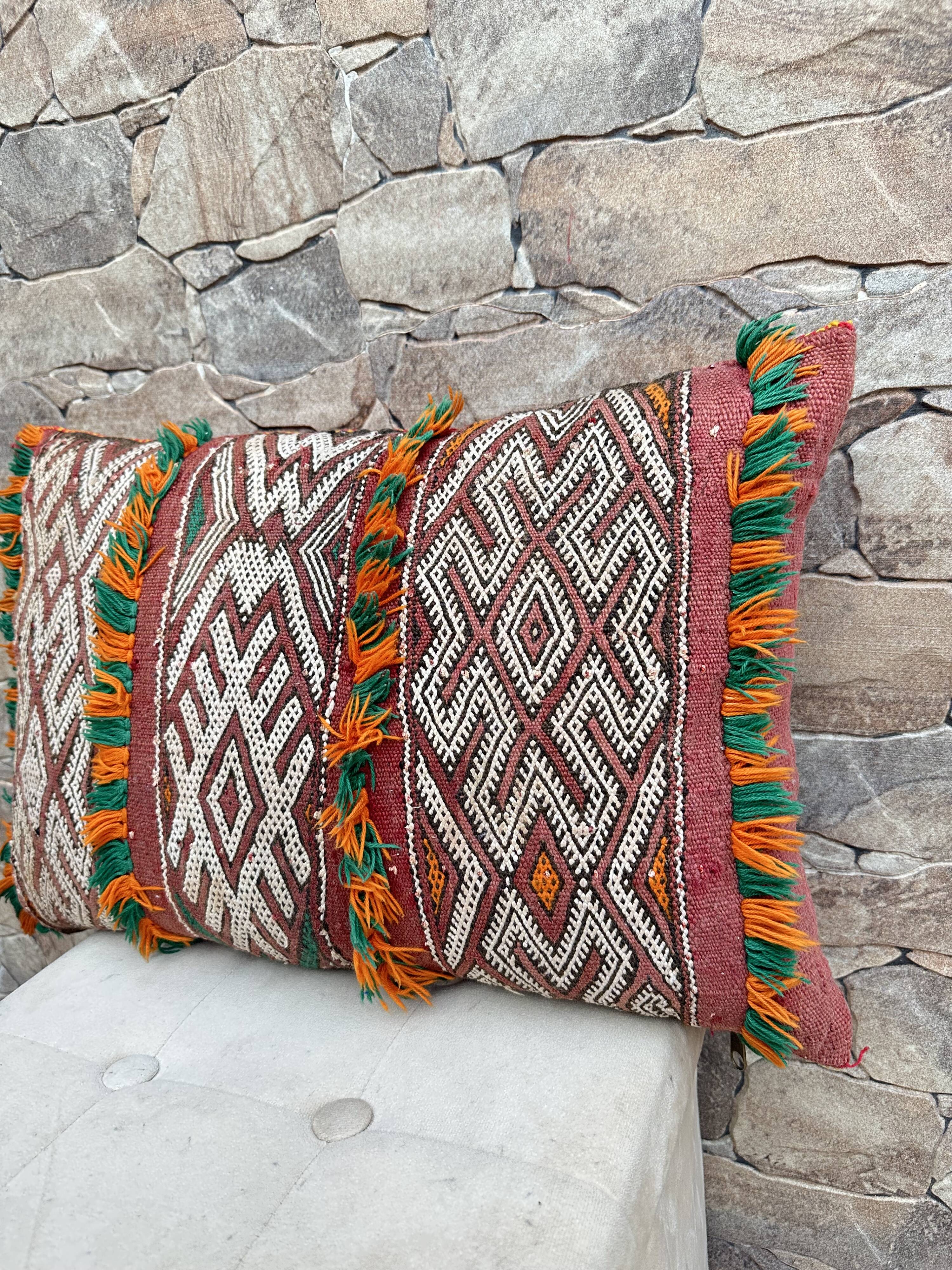 Vintage Berber wool cushion cover: Moroccan cushion, Boujad pattern
