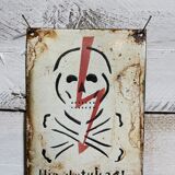 Enamelled plate danger skull