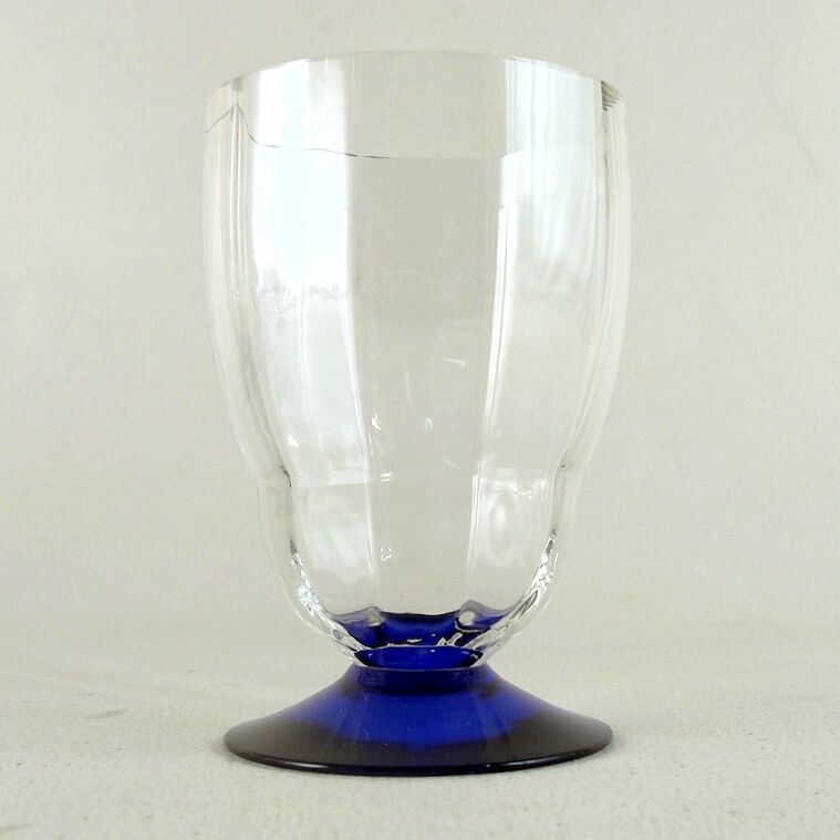 8 1930 glasses blue feet