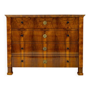 Large Biedermeier chest of drawers in walnut veneer 1820-1840