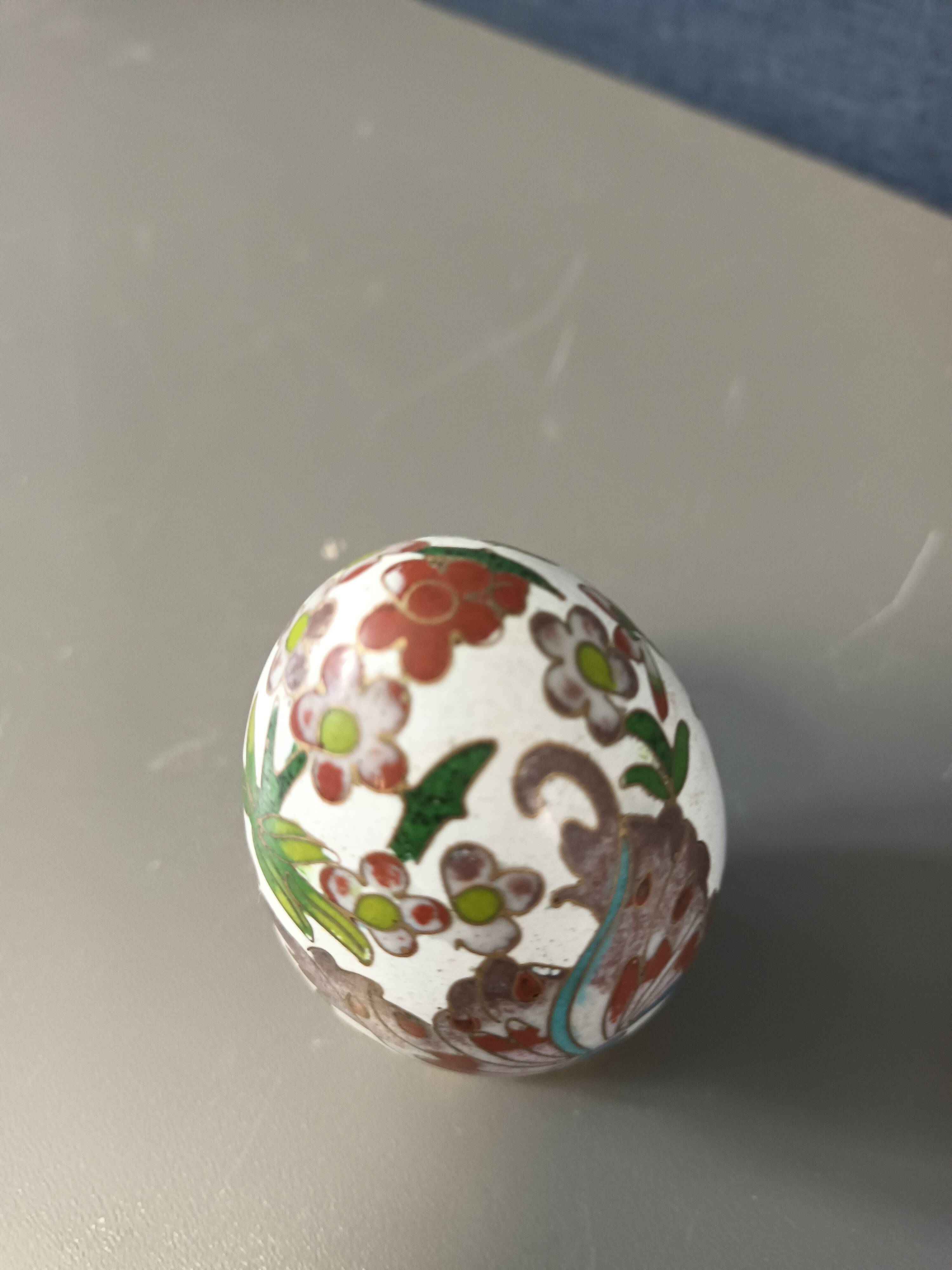 Decorative cloisonné egg
