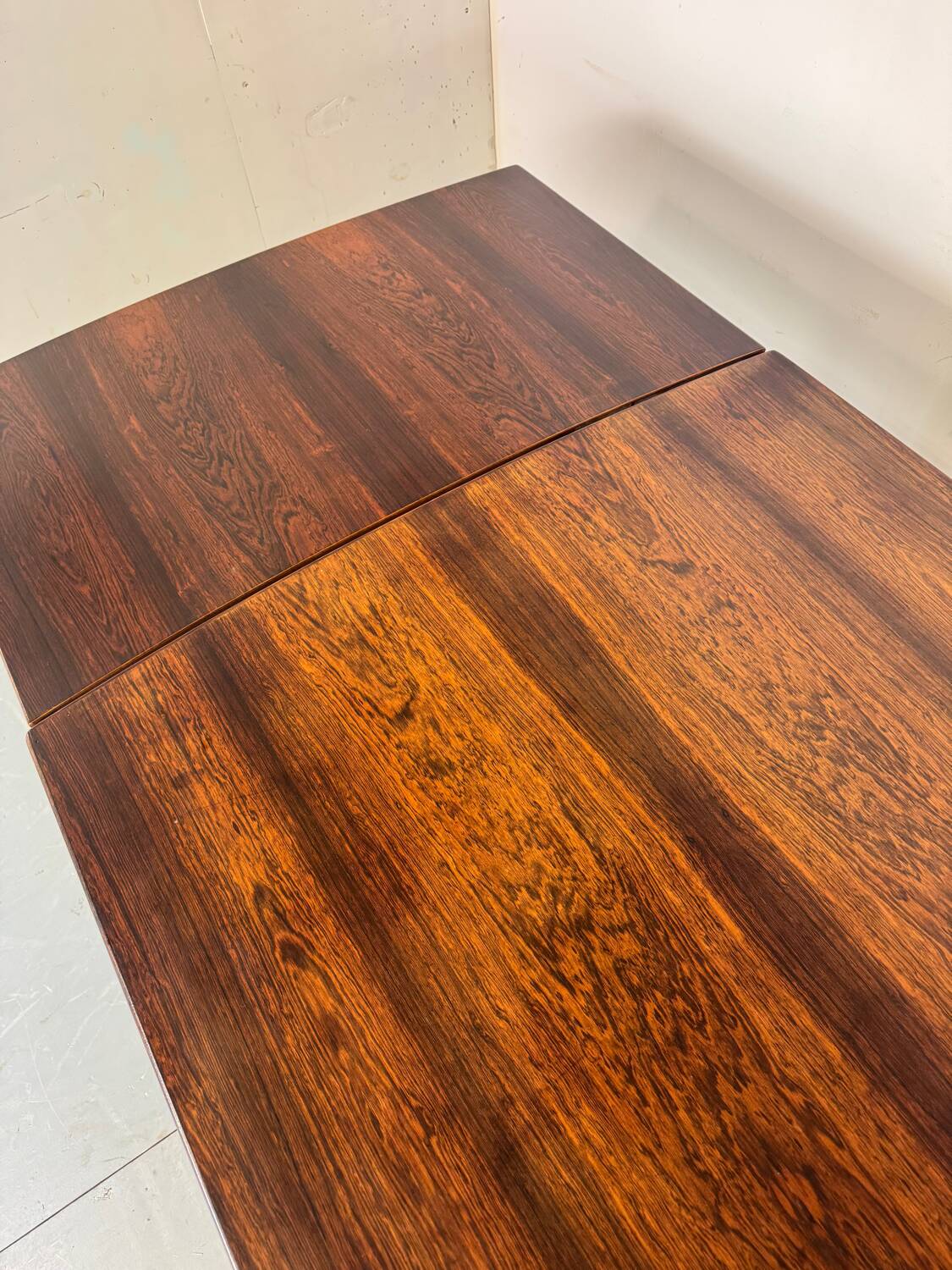 Table à manger extensible en palissandre moderniste du milieu du siècle, Danemark, années 1950