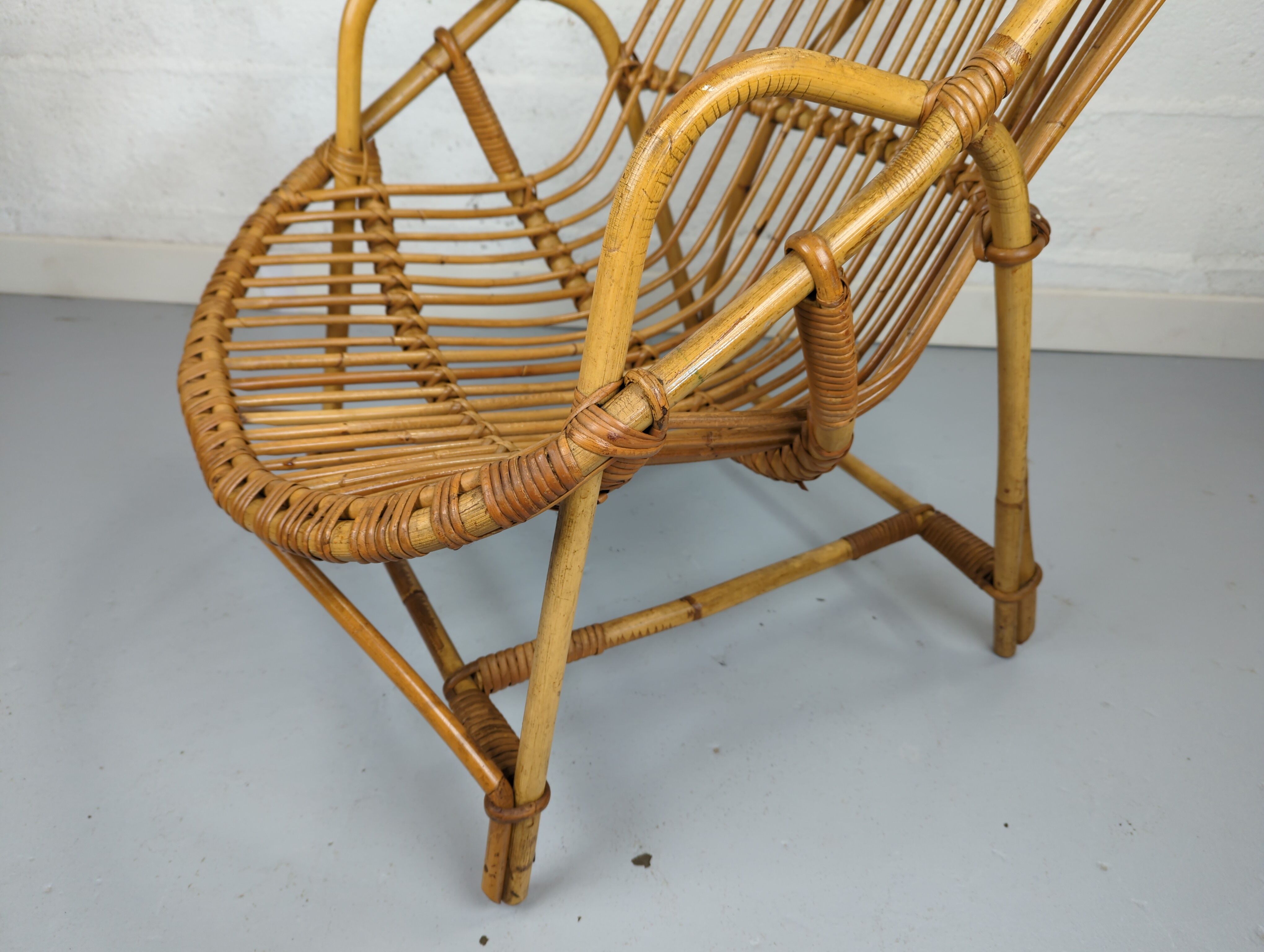 Fauteuil corbeille en rotin vintage