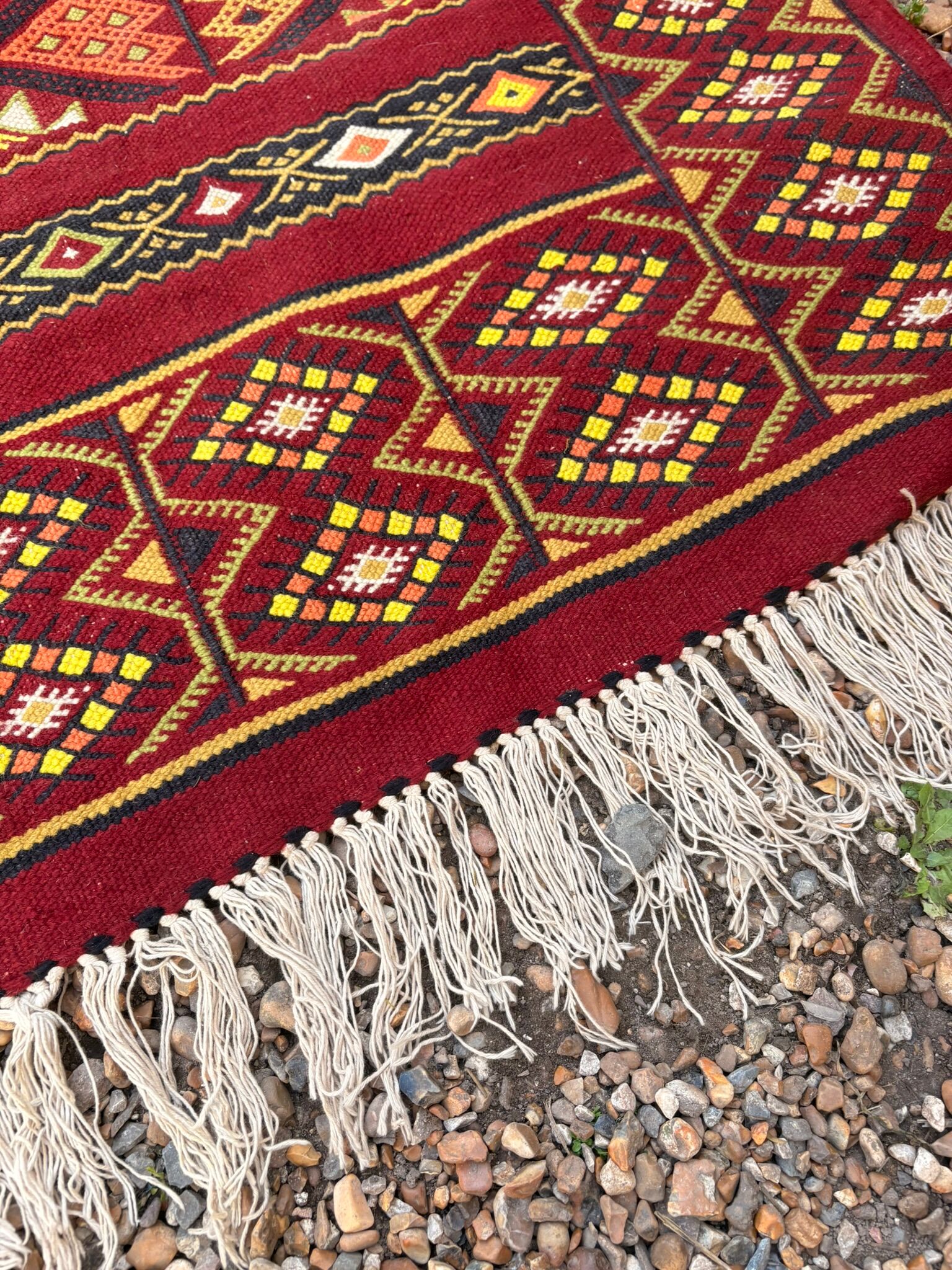 Vintage Boho Chic Berber Kilim Rug 200x115 Wool Tunisia Red