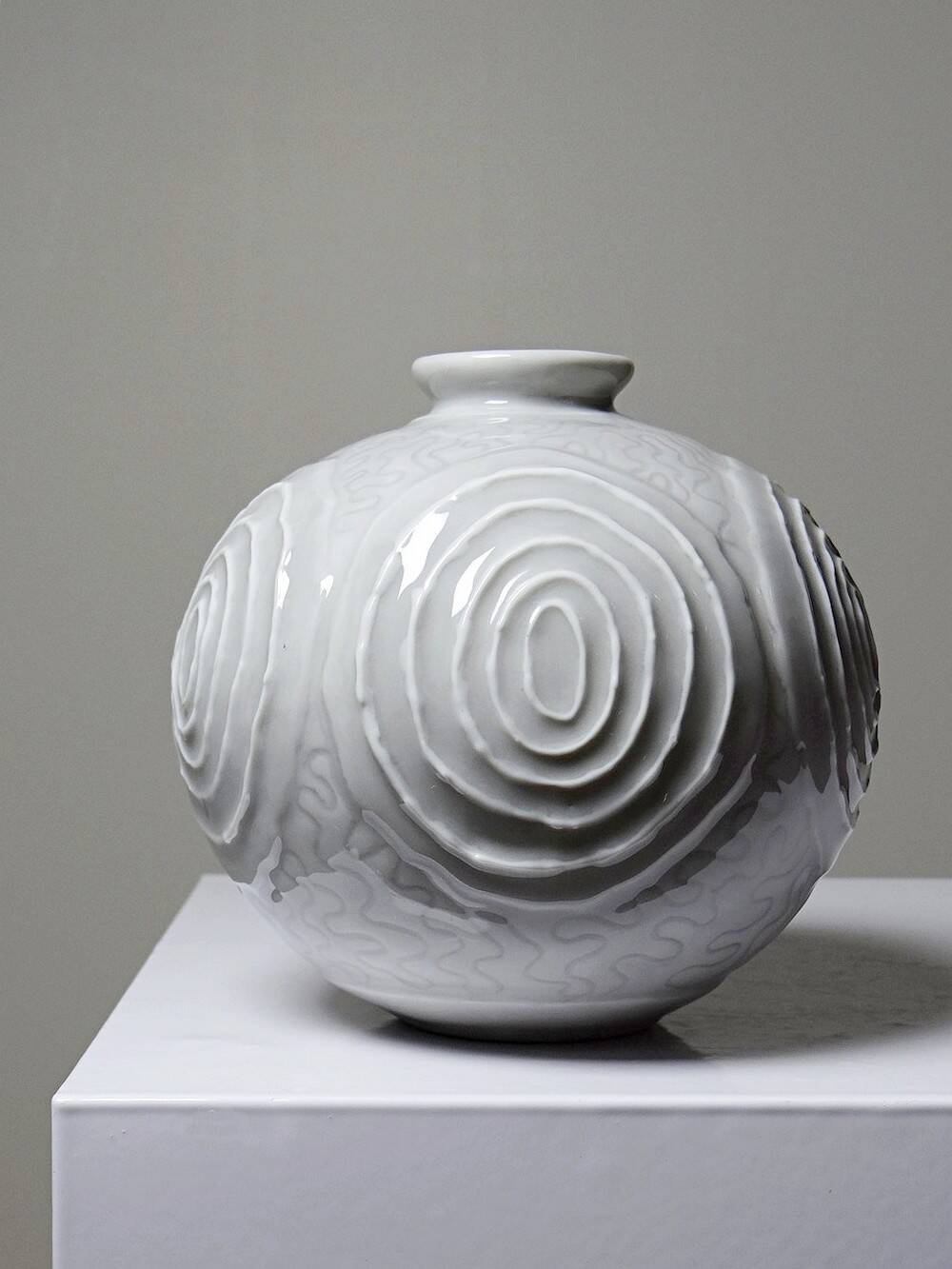 Small porcelain ball vase, Art Deco style, 1935